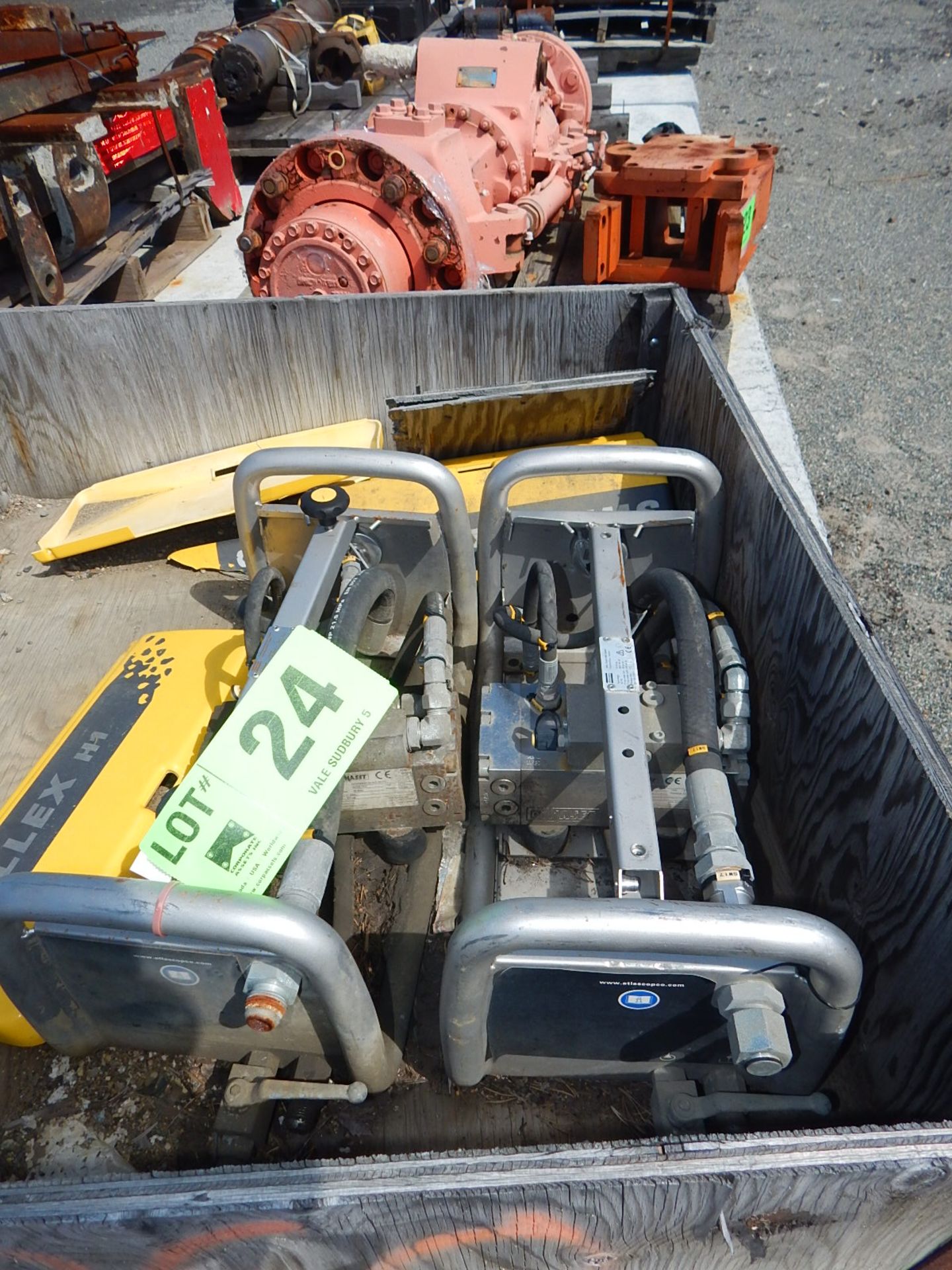 LOT/ (2) SWELLEX PUMP CORES (CMD YARD)