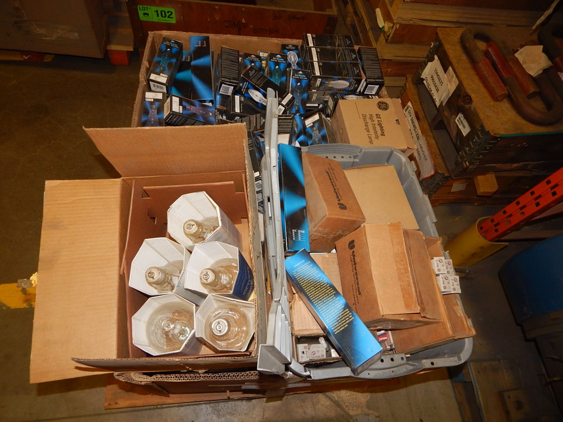 LOT/ LIGHT BULBS AND BALLASTS (CMD WAREHOUSE) - Image 2 of 3