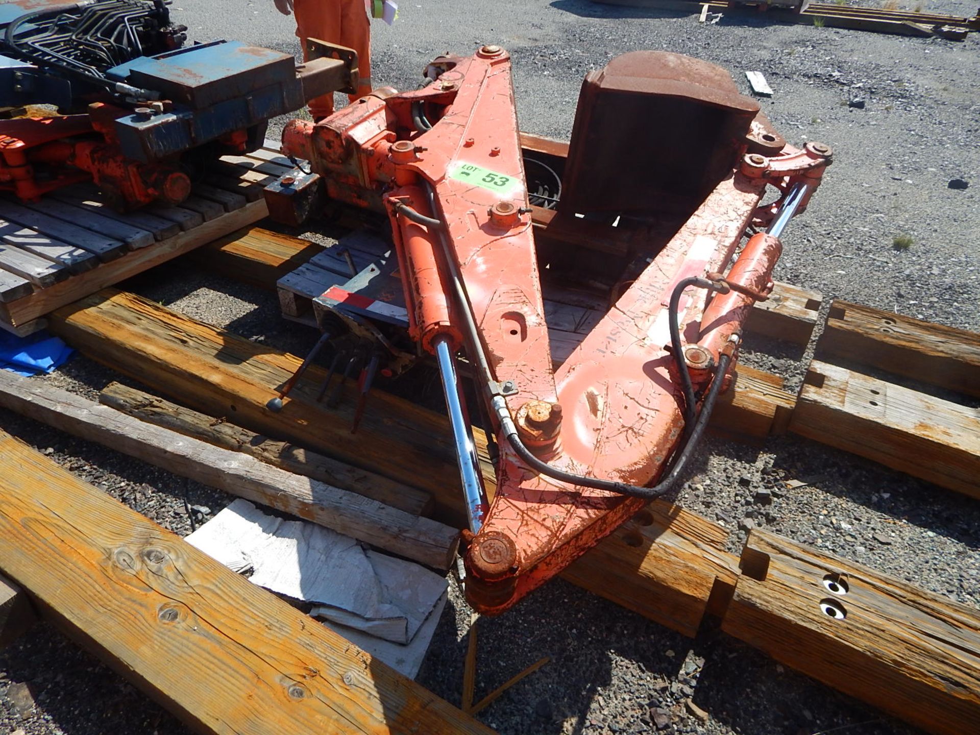 EXCAVATOR ATTACHMENT (CMD YARD) - Image 4 of 4