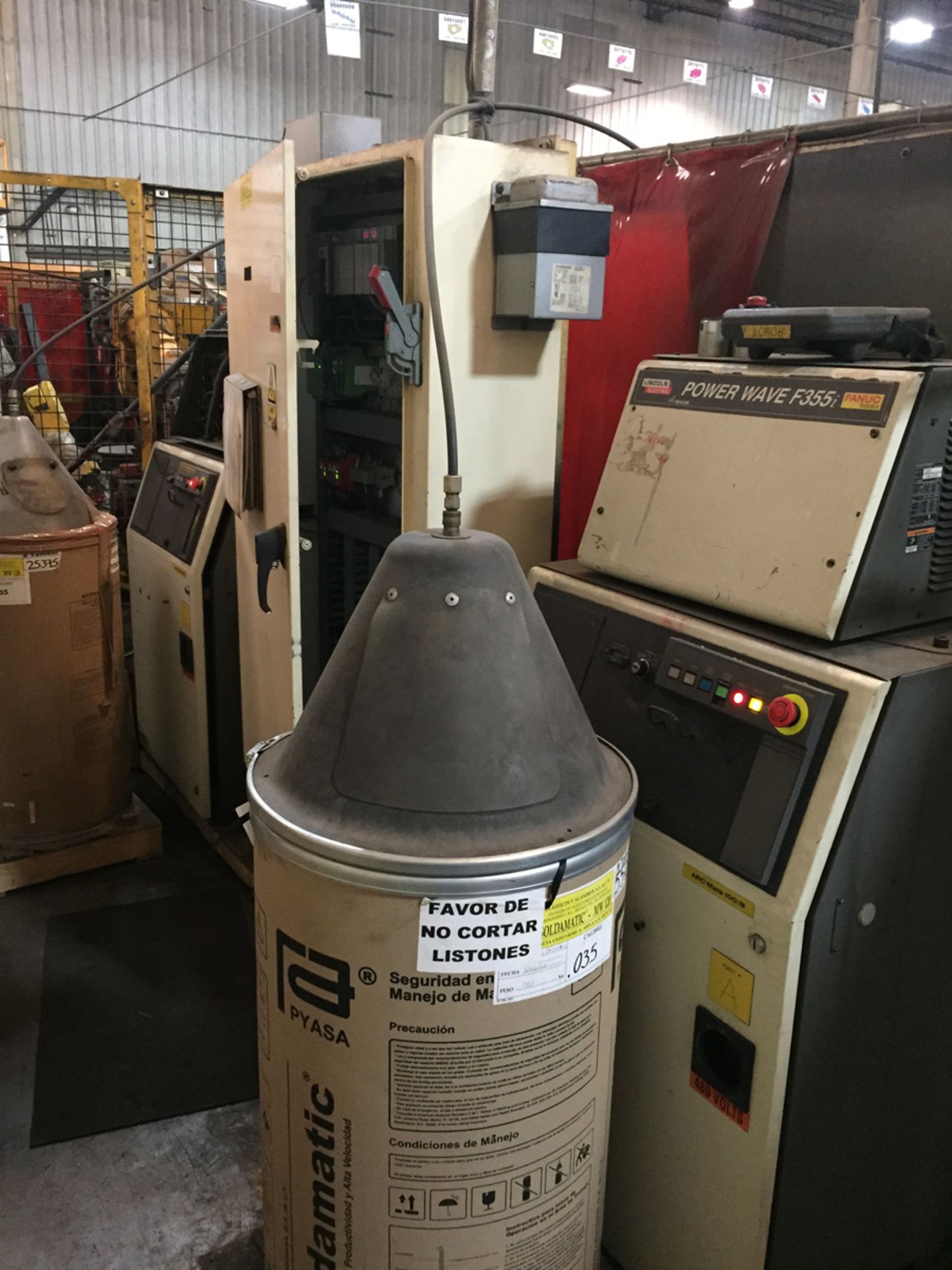 LOT/ CD.391 OP.20 FANUC LINCOLN ELECTRIC ROBOTIC WELDING CELL CONSISTING OF (2) FANUC ARCMATE 1000 - Image 3 of 4