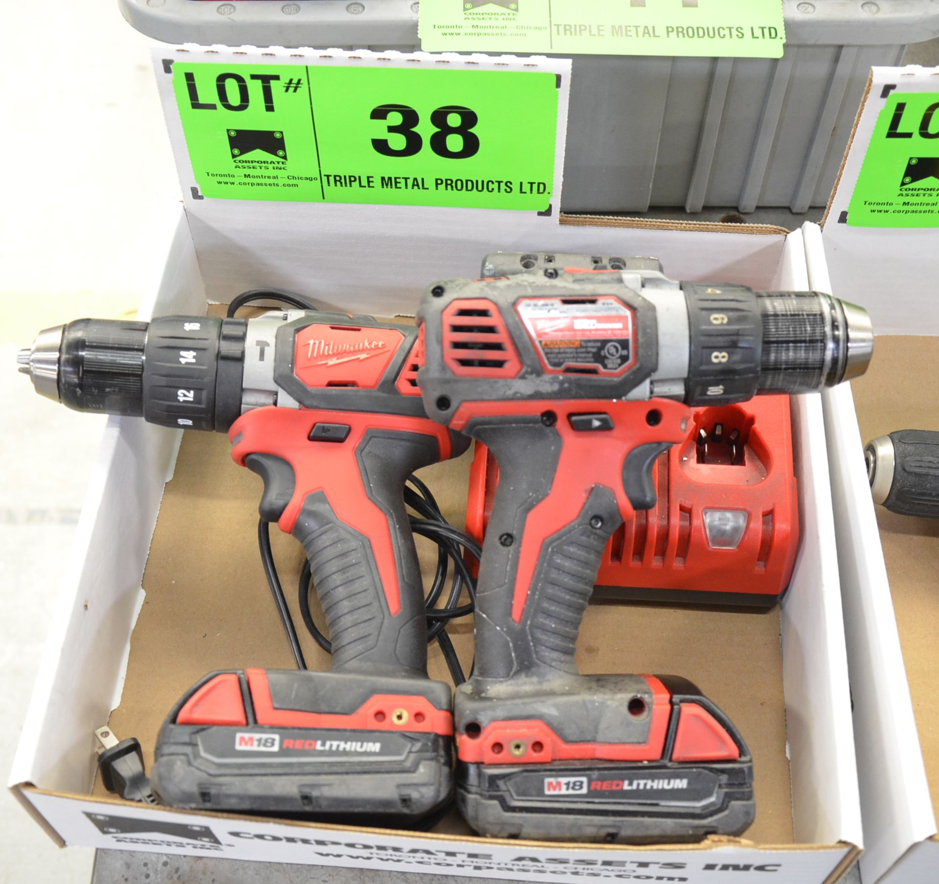 LOT/ MILWAUKEE CORDLESS DRILLS WITH CHARGER