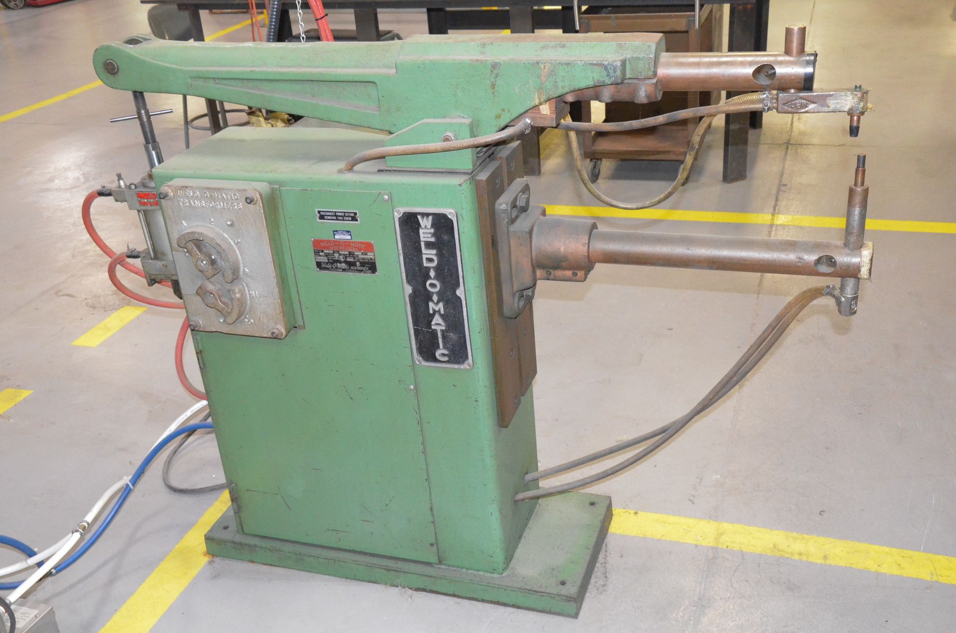 WELD-O-MATIC AF-2B FLOOR-TYPE SPOT WELDER WITH 50 KVA, 24" THROAT, WELDTRONIC 1276 CONTROL, 575V/ - Image 2 of 4