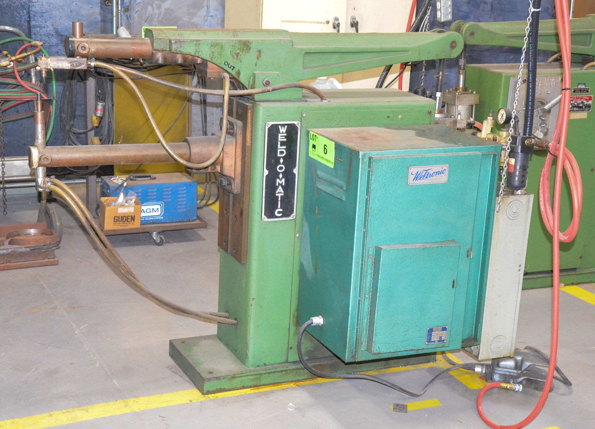 WELD-O-MATIC AF-2B FLOOR-TYPE SPOT WELDER WITH 50 KVA, 24" THROAT, WELDTRONIC 1276 CONTROL, 575V/