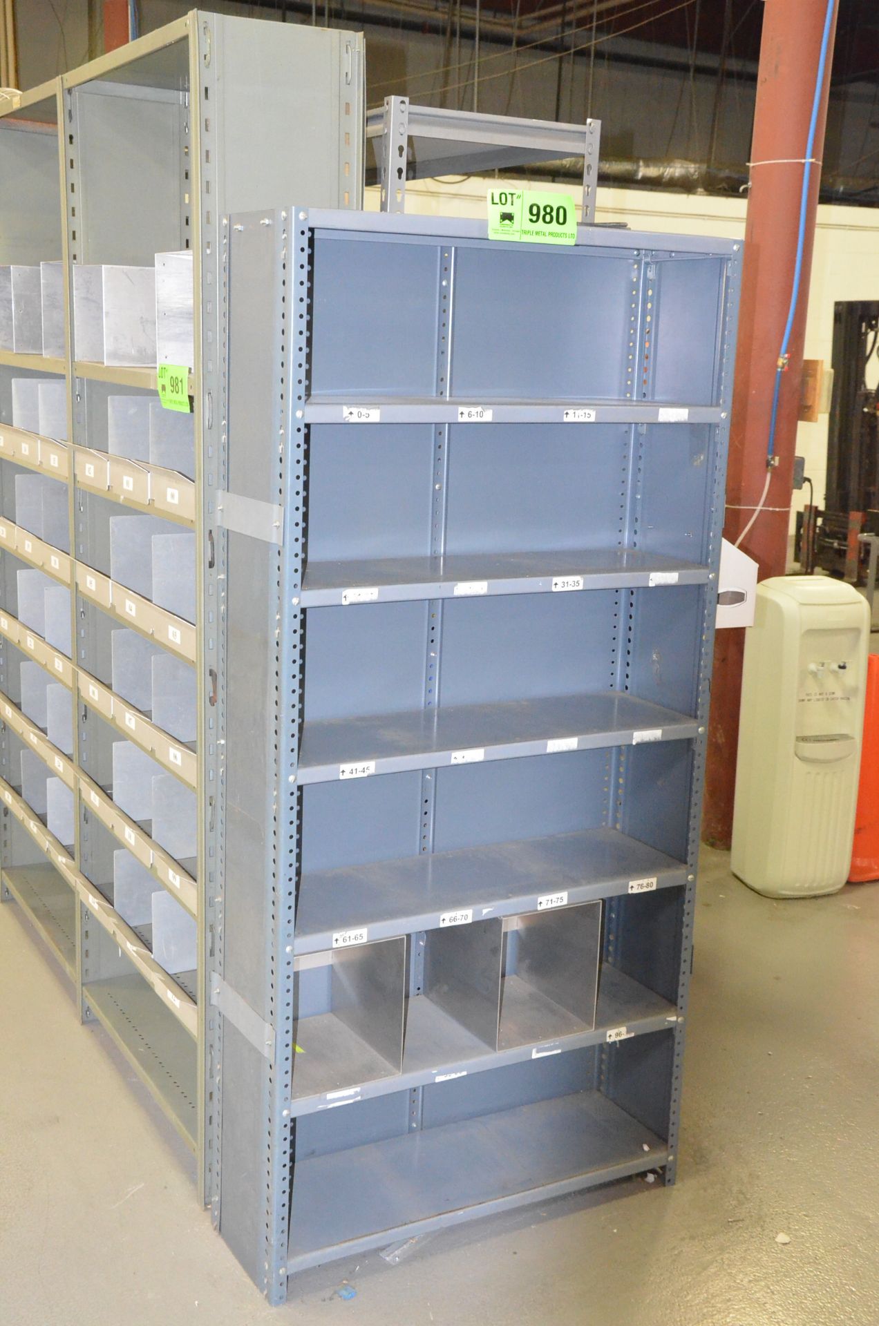 LOT/ (1) SECTION OF ADJUSTABLE SHELVING