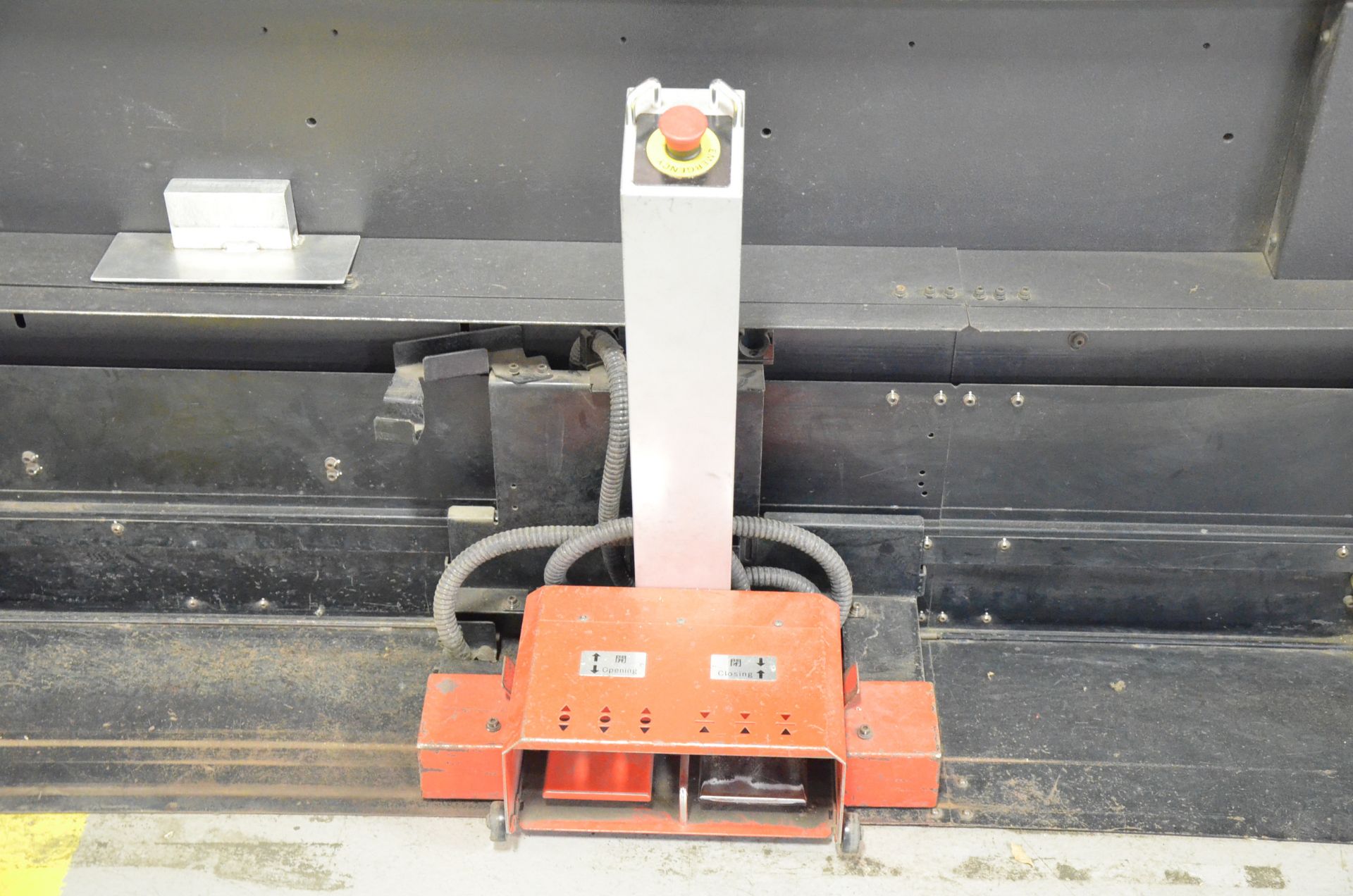 AMADA (2014) HG8025 CNC 8 AXIS SERVO-HYDRAULIC BRAKE PRESS WITH AMADA AMNC 3I CNC TOUCH SCREEN - Image 18 of 19