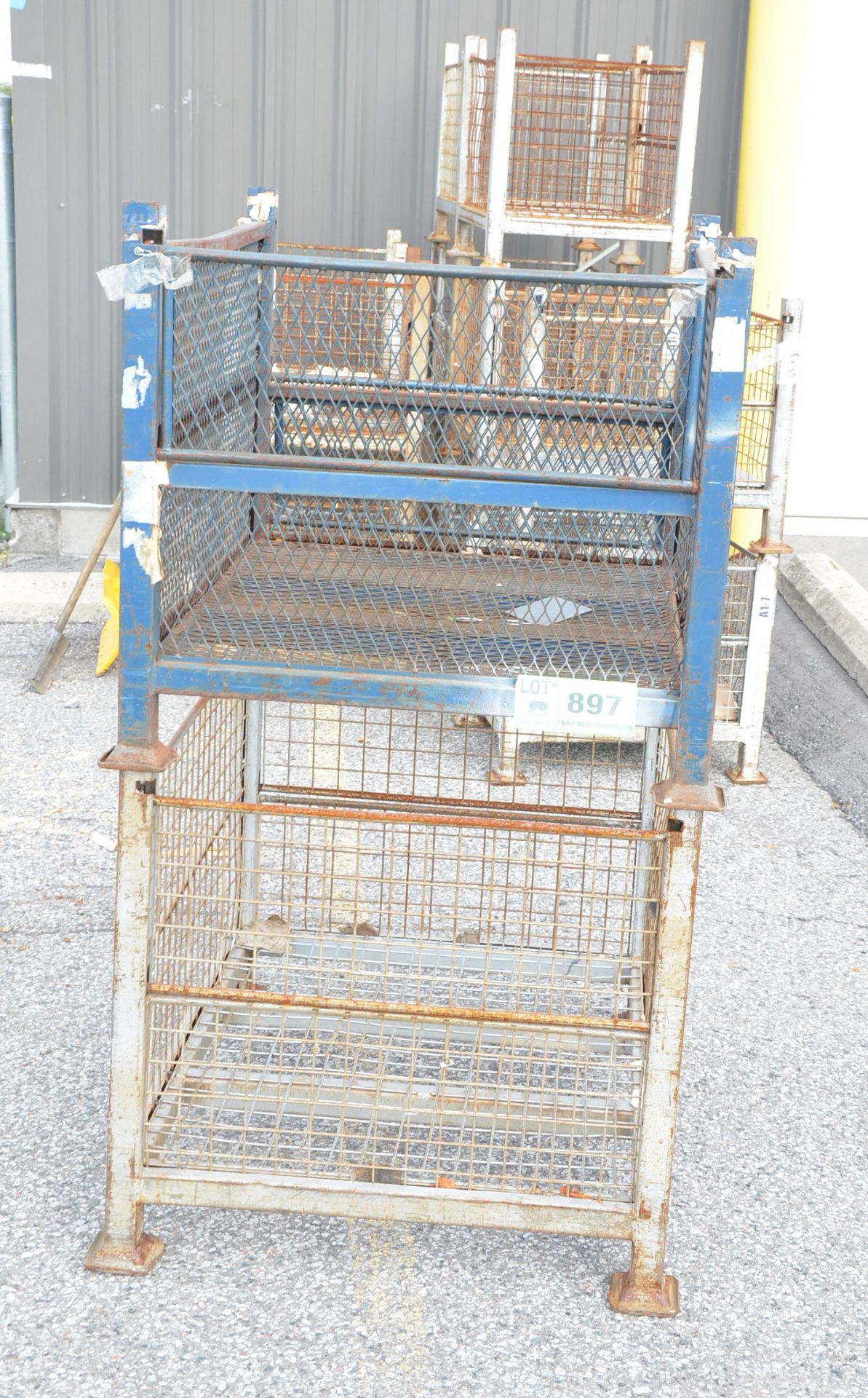 LOT/ WIRE MESH PARTS BINS