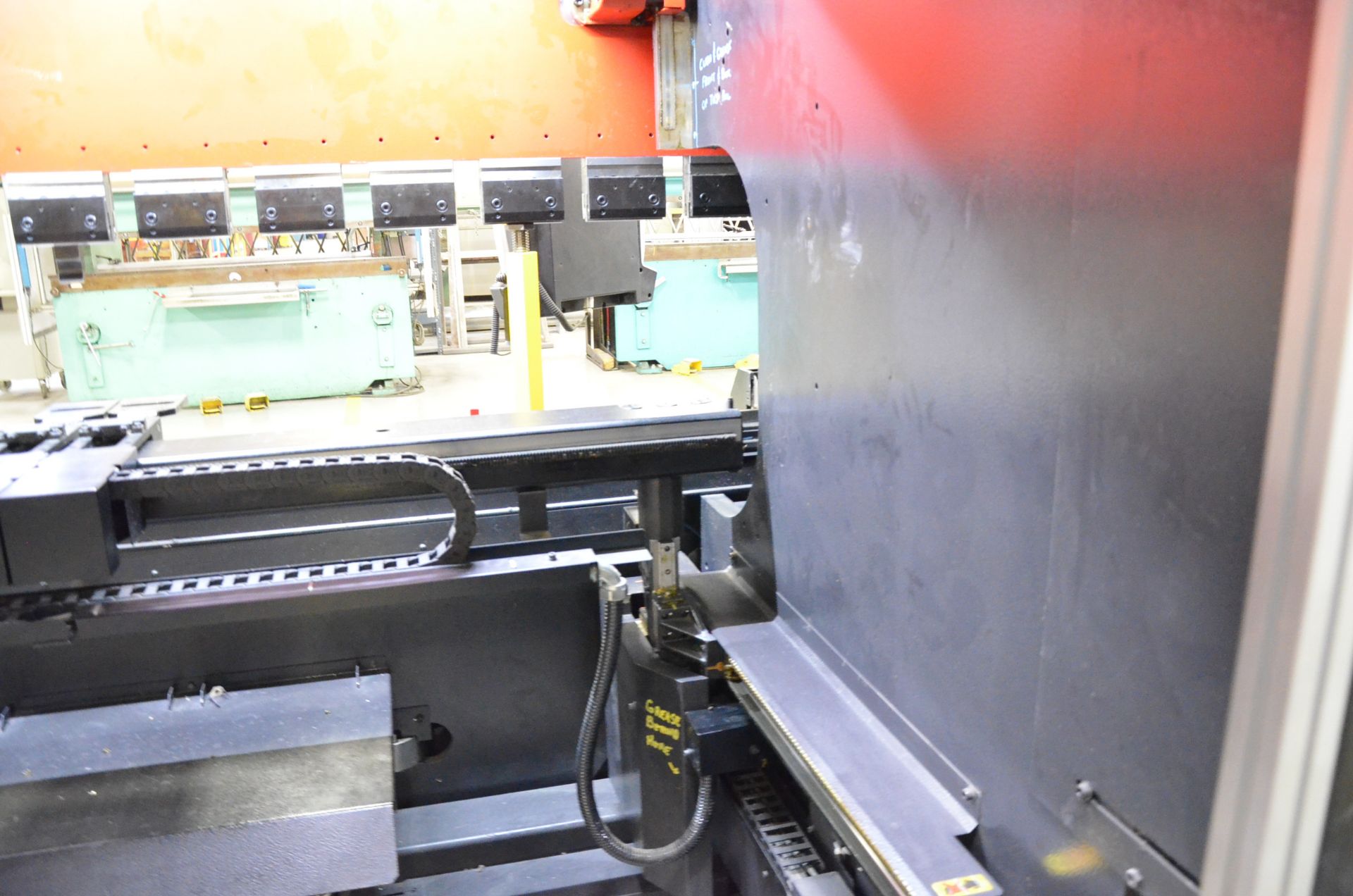 AMADA (2014) HG8025 CNC 8 AXIS SERVO-HYDRAULIC BRAKE PRESS WITH AMADA AMNC 3I CNC TOUCH SCREEN - Image 7 of 19