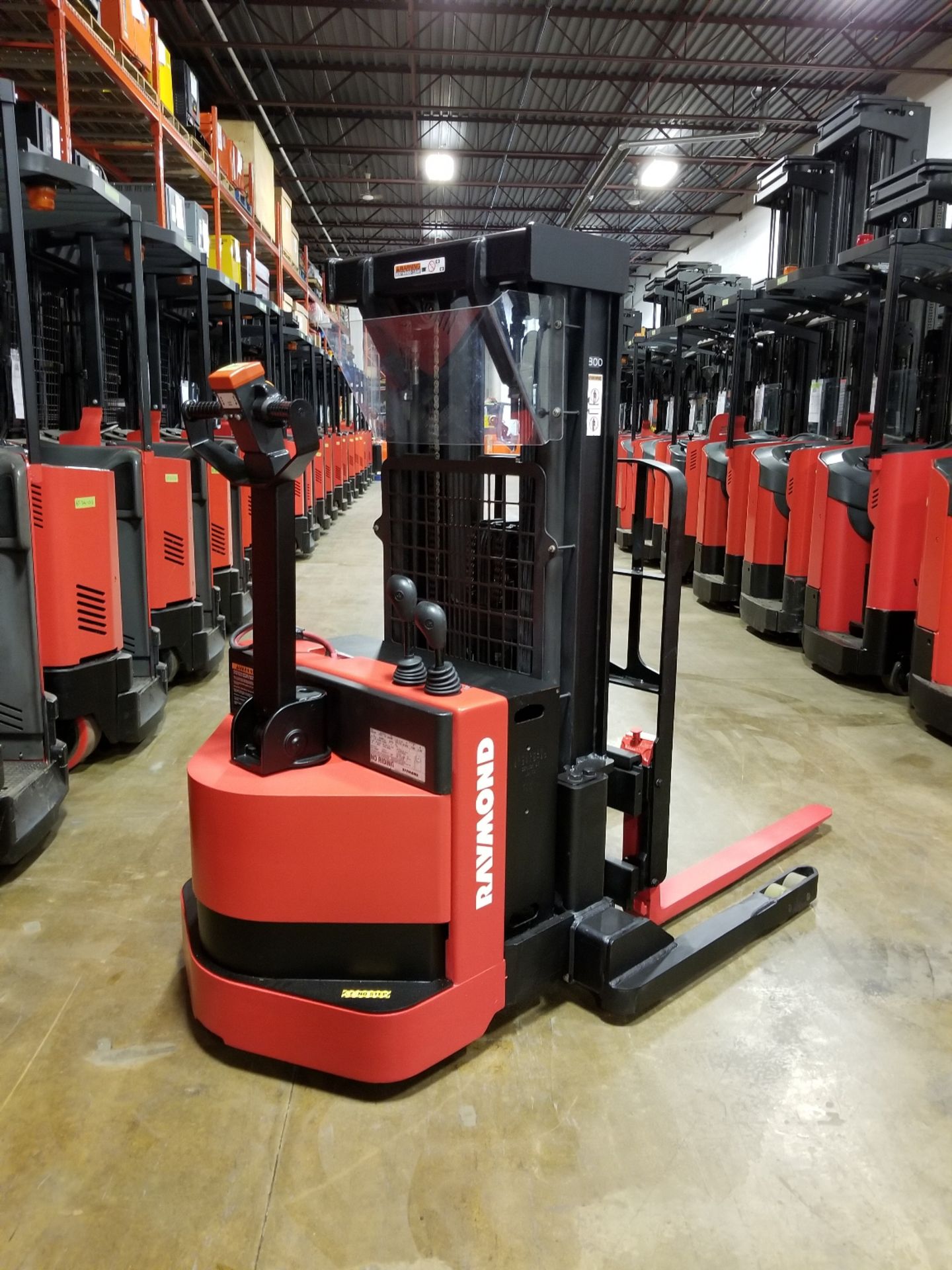 RAYMOND (2013) RSS40 24V WALK-BEHIND ELECTRIC PALLET STACKER WITH 4000 LB. CAPACITY, 150" MAX.