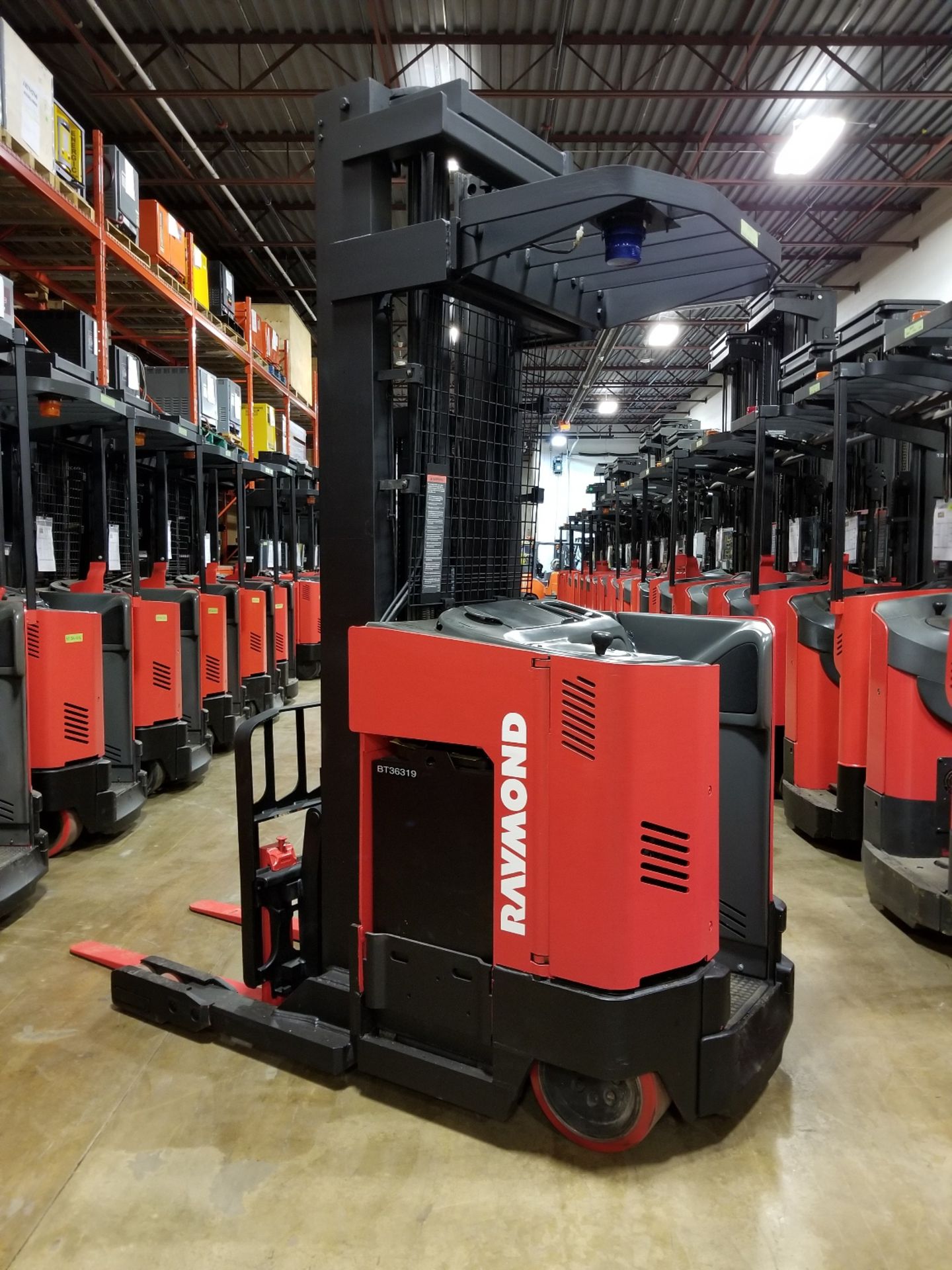 RAYMOND (2010) EZ-R40TT 36V ELECTRIC REACH TRUCK WITH 4500 LB. CAPACITY, 241" MAX. VERTICAL LIFT,