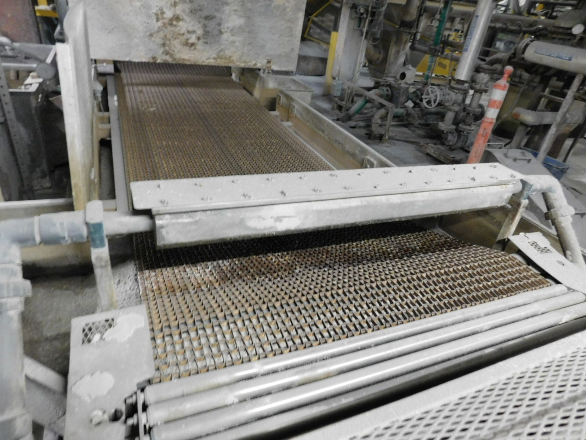 APPROX. 26' OF 46" STEEL BELT CONVEYOR [RIGGING FEE FOR LOT #35 - $500 USD PLUS APPLICABLE TAXES] - Image 2 of 4