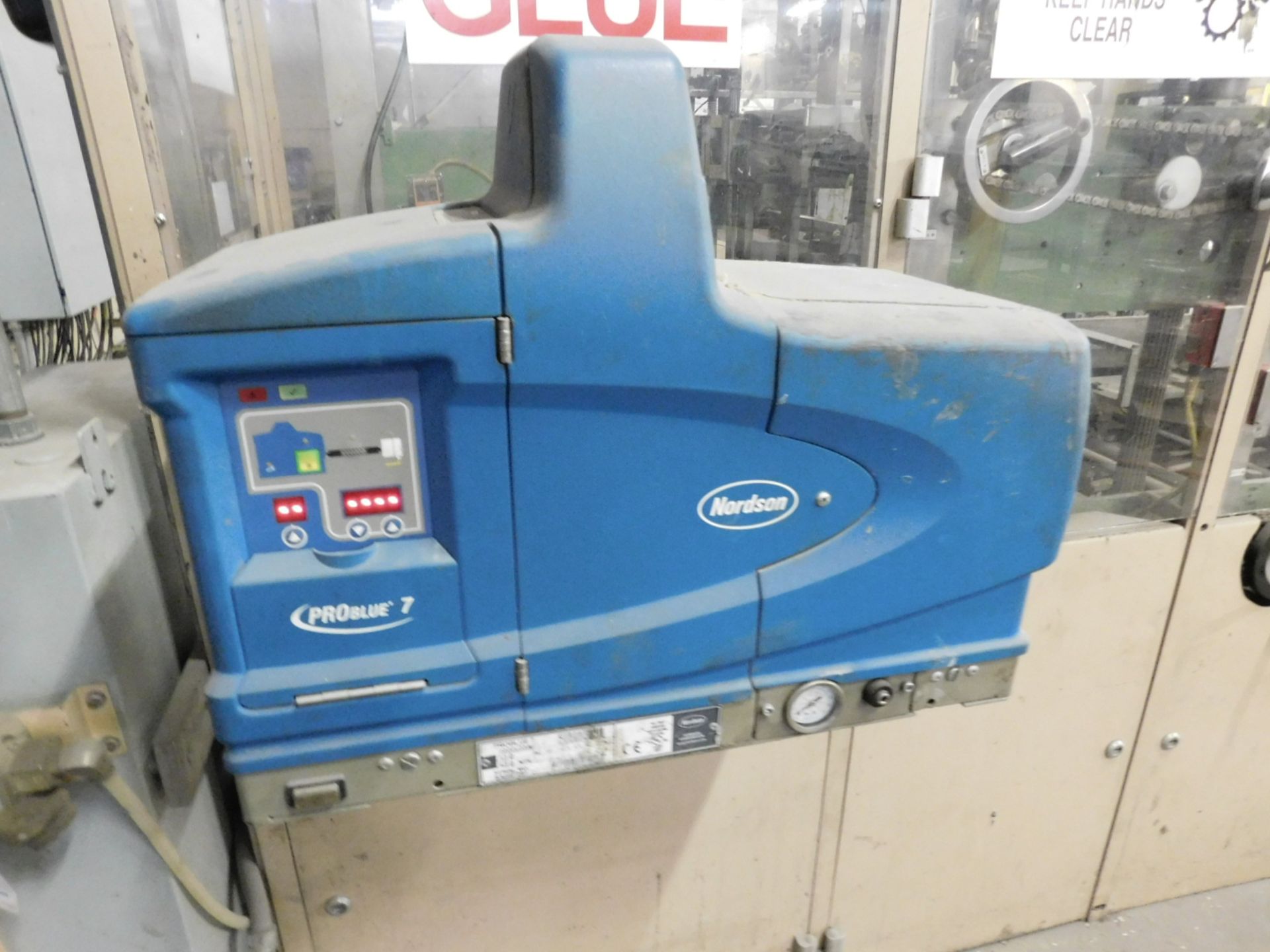 LOT/ DOUGLAS MACHINE (2005) DOUGLASIMCP WRAP-AROUND CASE PACKER, S/N: M205006 WITH NORDSON HOT - Image 6 of 10