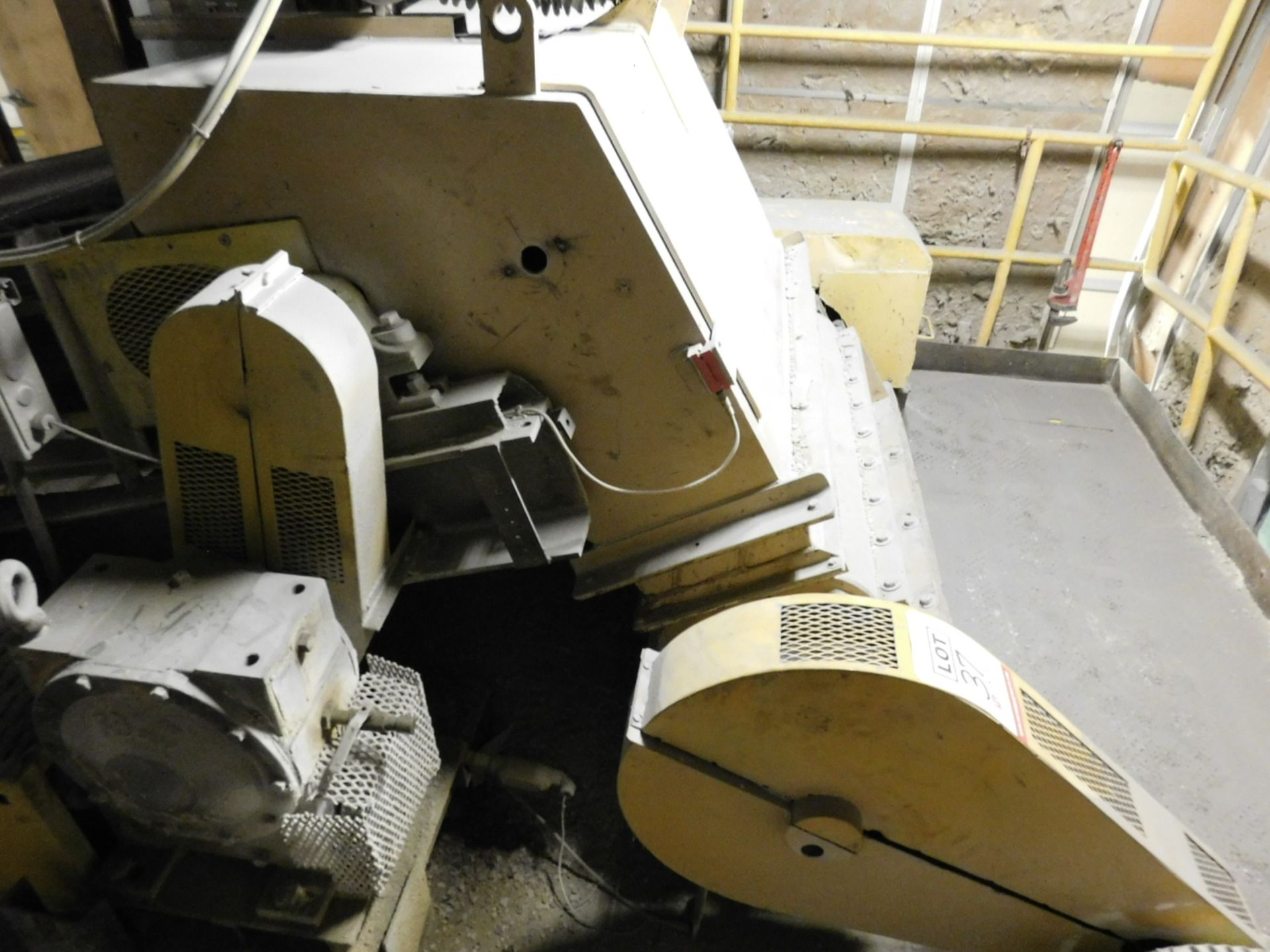 40 HP SCRAP BREAKER WITH DIVERTING CHUTE, S/N: N/A [RIGGING FEE FOR LOT #37 - $1000 USD PLUS - Image 2 of 4