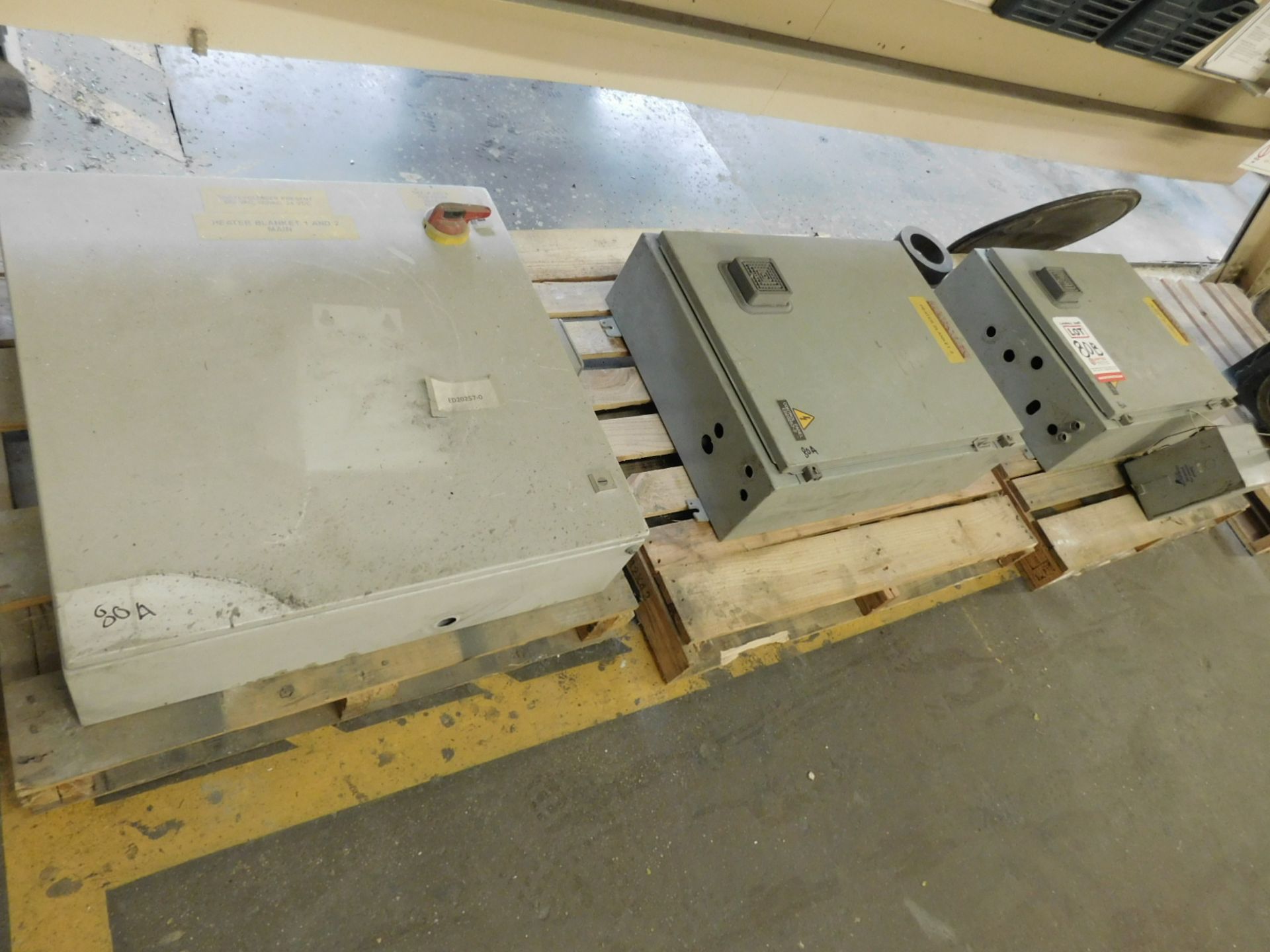LOT/ (3) ELECTRICAL BOXES [RIGGING FEE FOR LOT #80B - $50 USD PLUS APPLICABLE TAXES] - Image 2 of 3