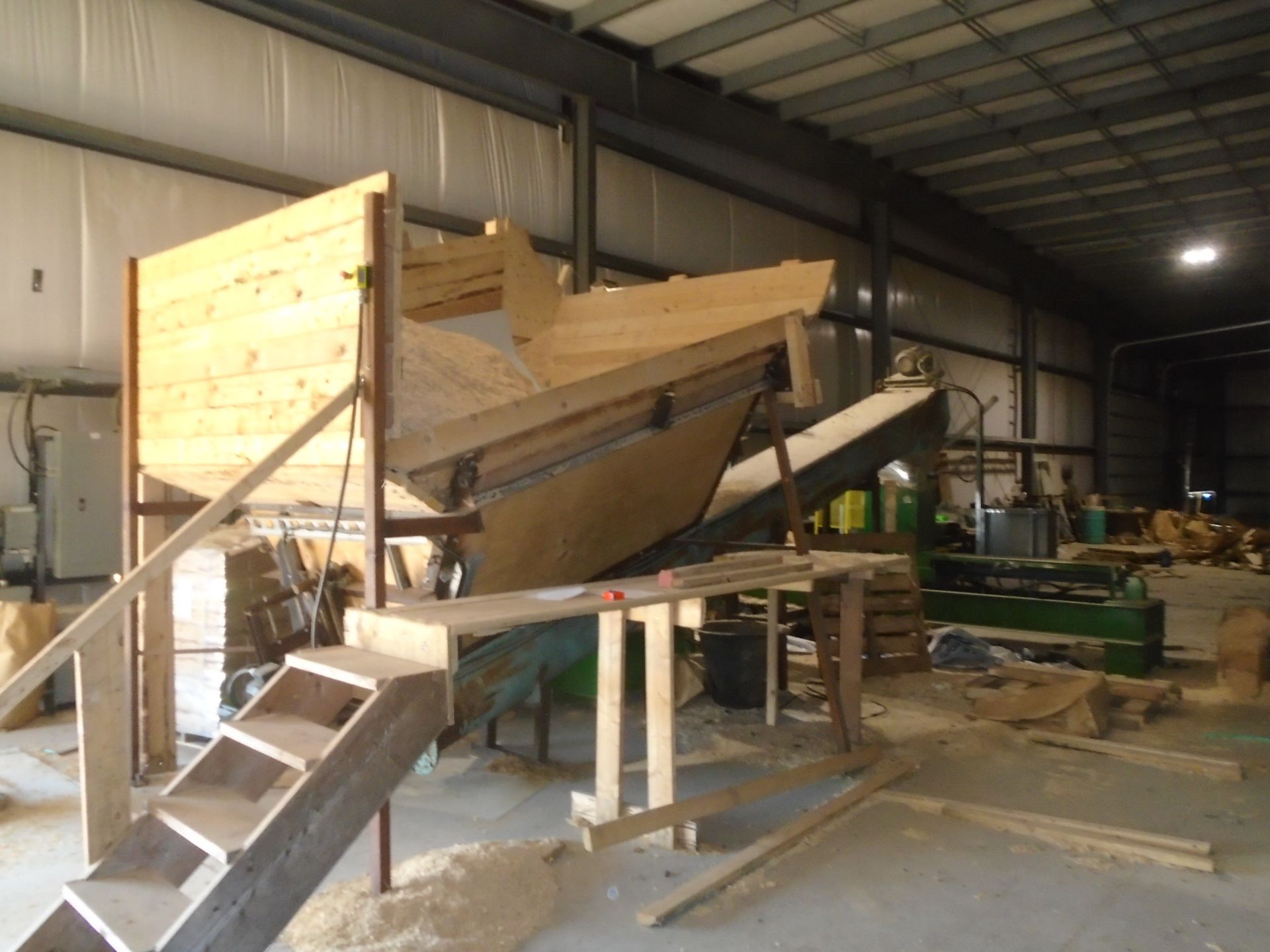 LOT/ CUSTOM VALLEY MACHINE WORKS SAWDUST/WOOD SHAVINGS BAGGING SYSTEM WITH ELECTRONIC CONTROLS AND - Image 2 of 4