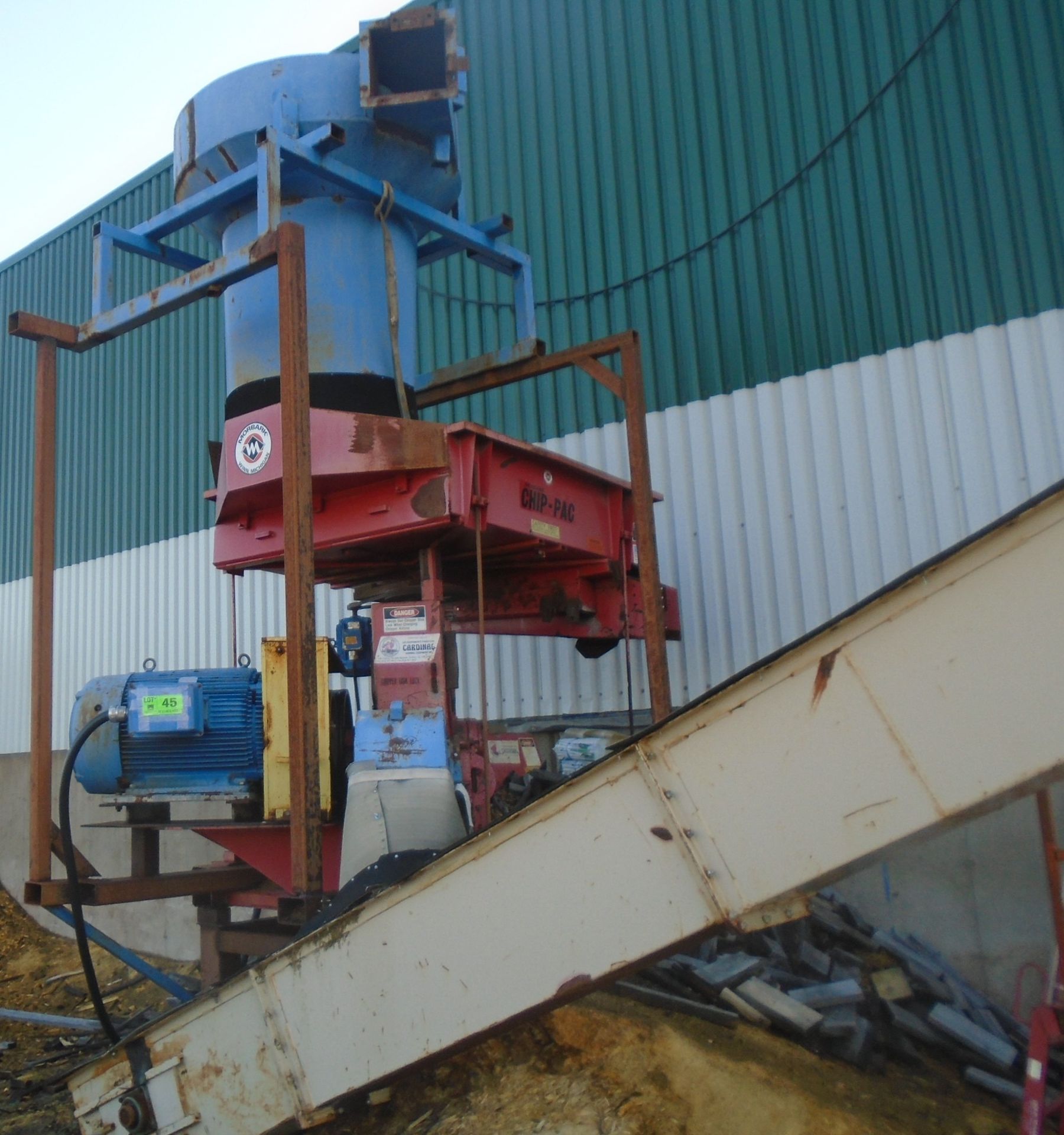 MORBARK CHIP-PAC ELECTRIC CHIPPER WITH APPROX. 15" CAPACITY, 45' INCLINE CONVEYOR, S/N: N/A (CI) - Image 3 of 4