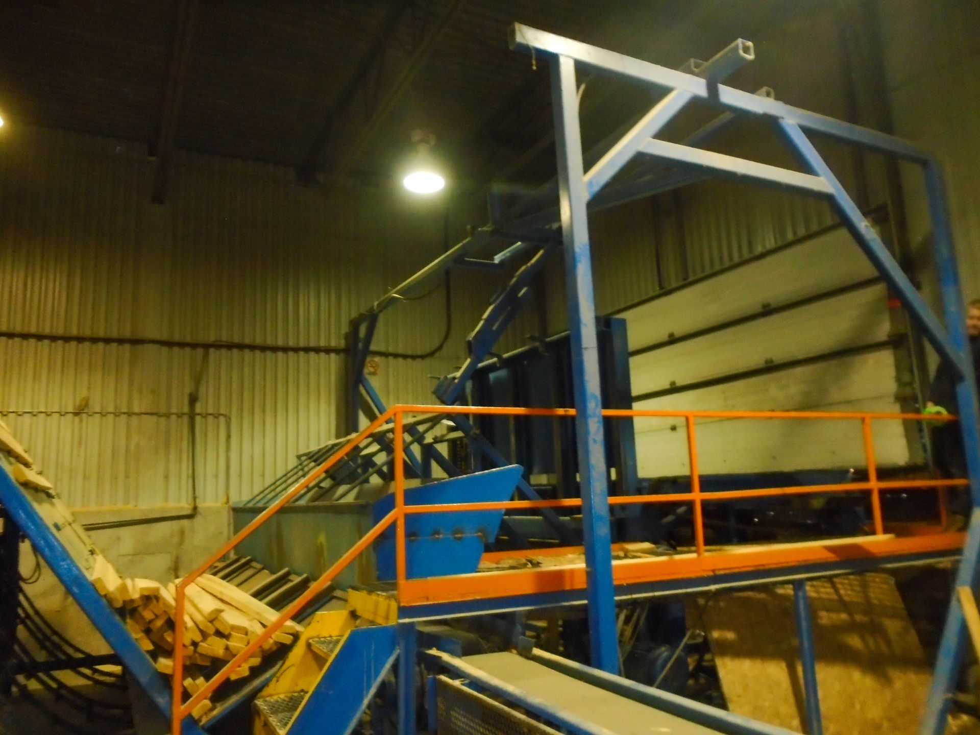 CUSTOM LUMBER INFEED SYSTEM CONSISTING OF (1) 32'L X 10'W 4 CHAIN POWERED INFEED CONVEYOR, (1) 2 - Image 8 of 12