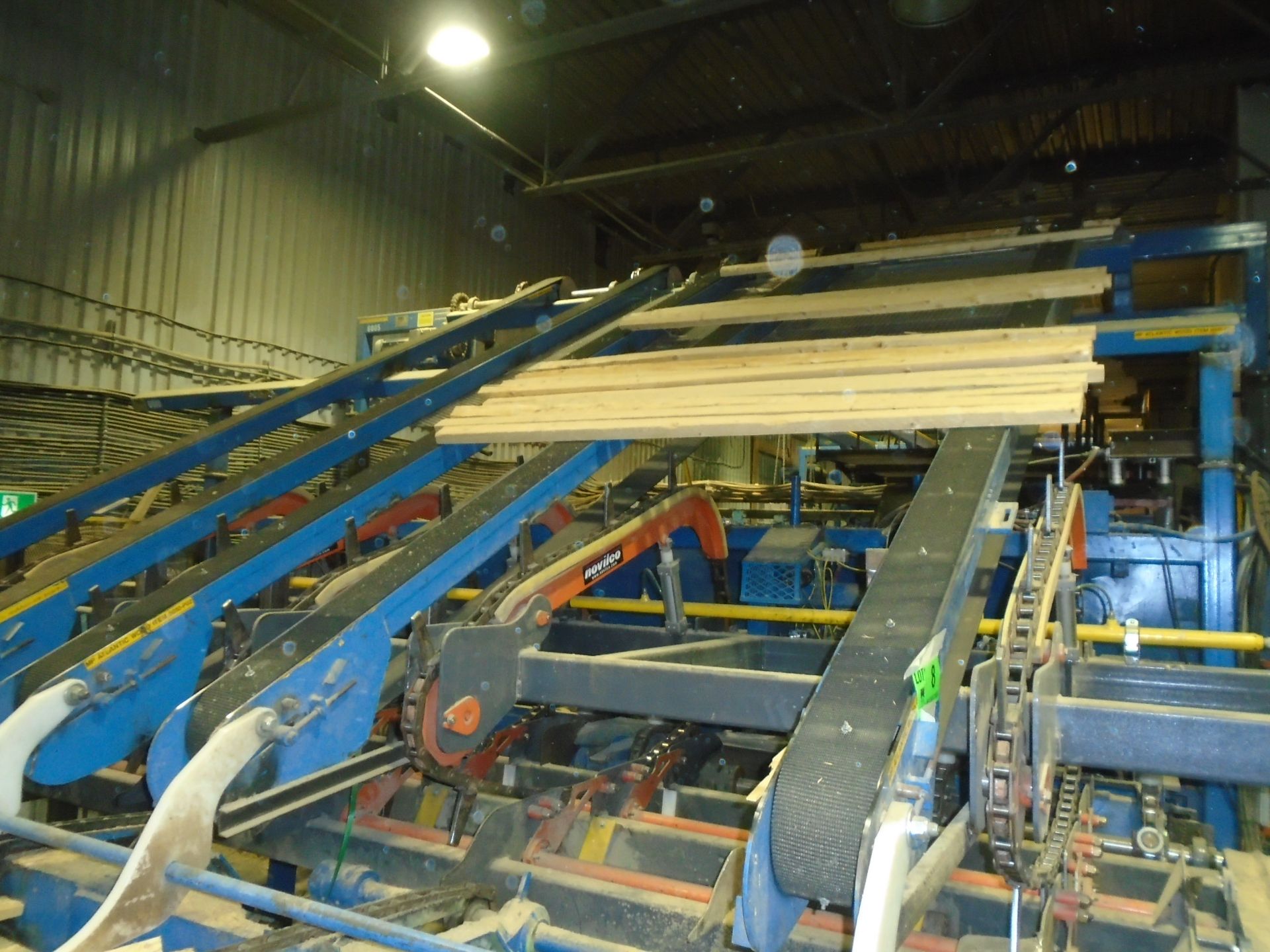 PHL (5) CHAIN DECLINE TRANSFER CONVEYOR WITH 81-X SIZE LUG CHAIN, ELECTRICAL MOTORIZATION AND