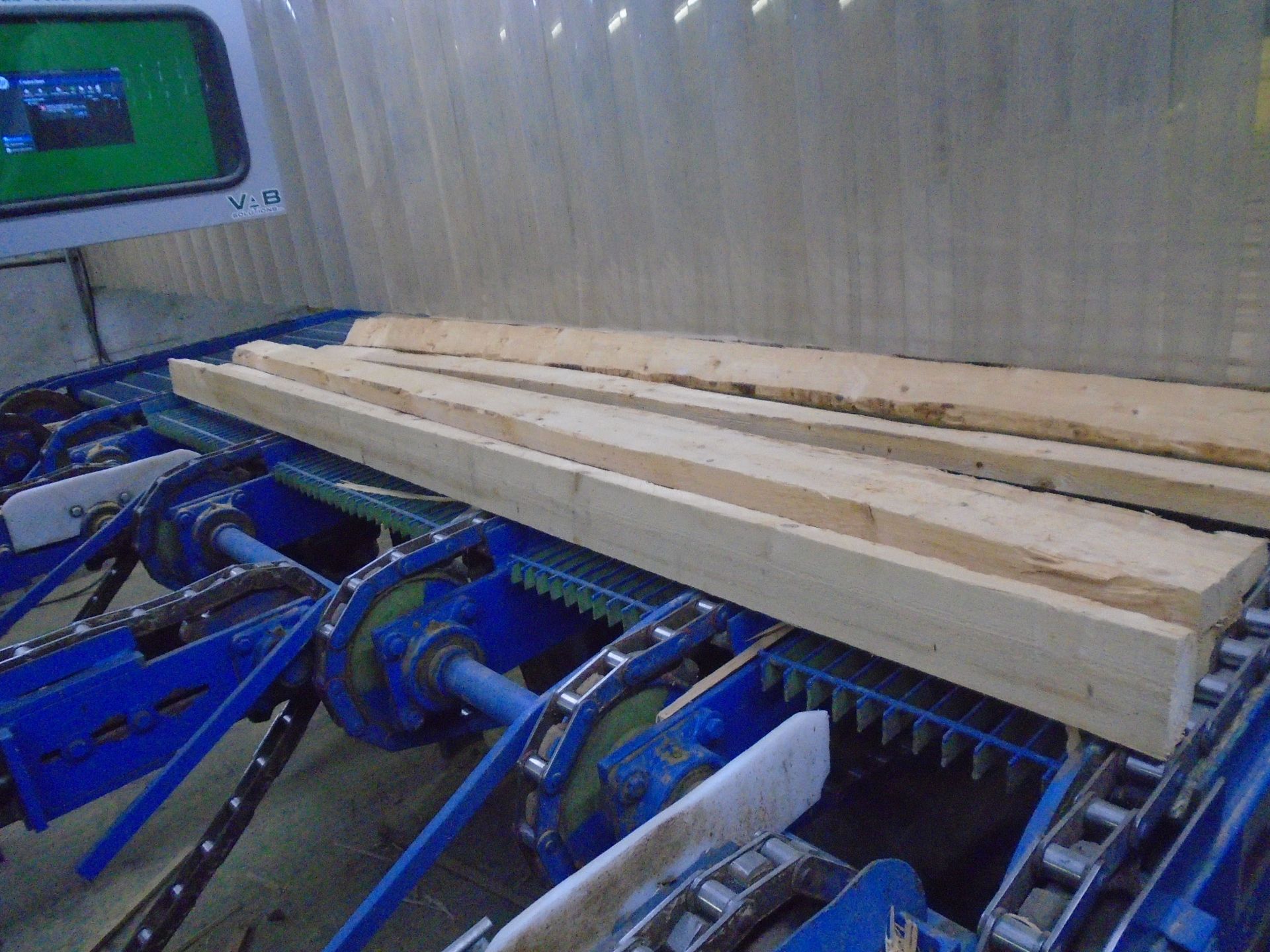 CUSTOM LUMBER INFEED SYSTEM CONSISTING OF (1) 32'L X 10'W 4 CHAIN POWERED INFEED CONVEYOR, (1) 2 - Image 11 of 12