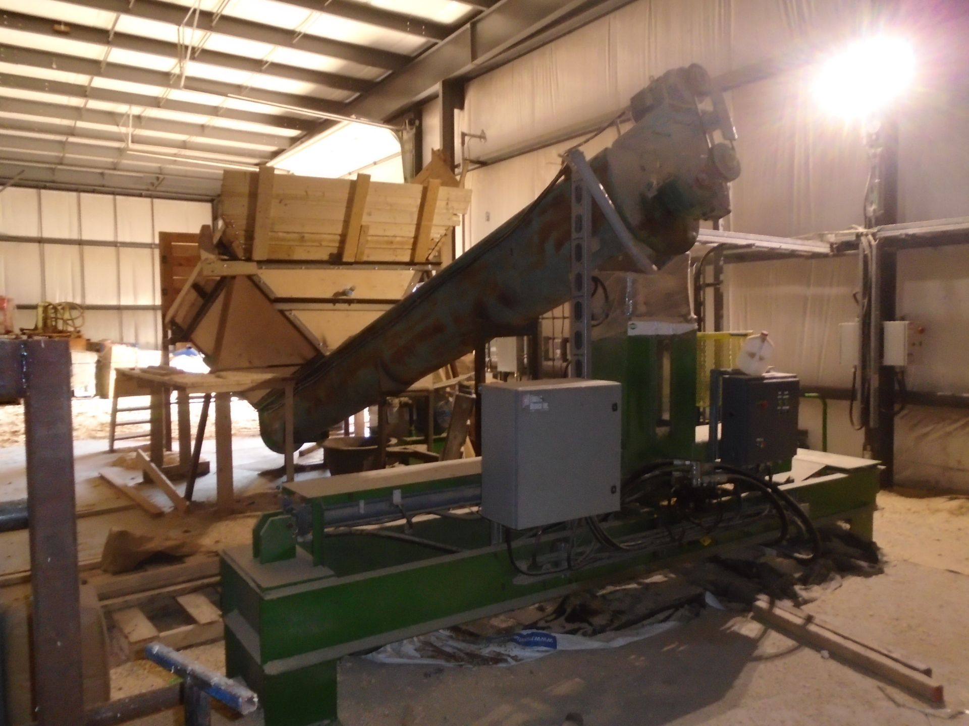 LOT/ CUSTOM VALLEY MACHINE WORKS SAWDUST/WOOD SHAVINGS BAGGING SYSTEM WITH ELECTRONIC CONTROLS AND