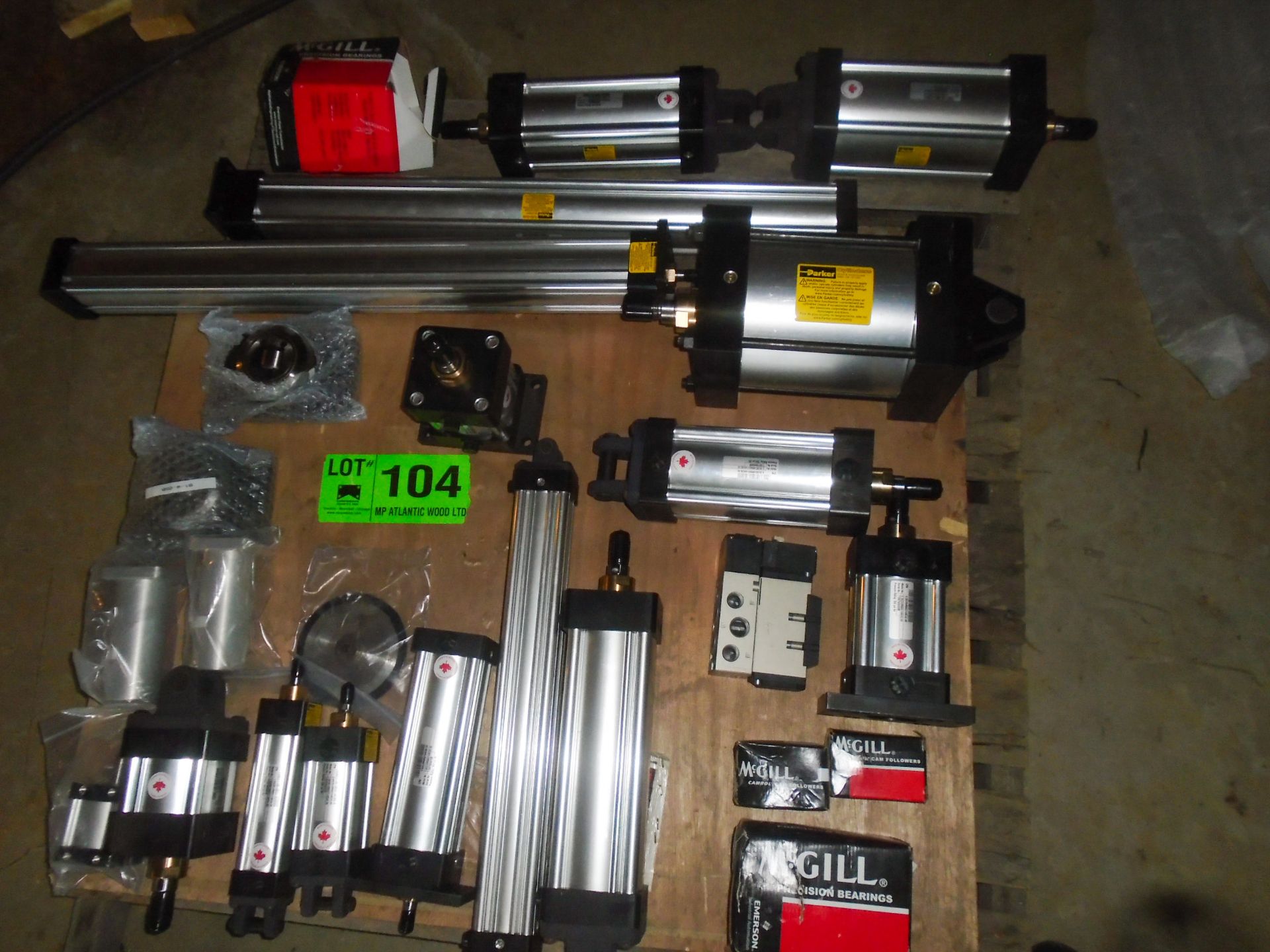 LOT/ PARKER PNEUMATIC CYLINDERS & MCGILL BEARINGS