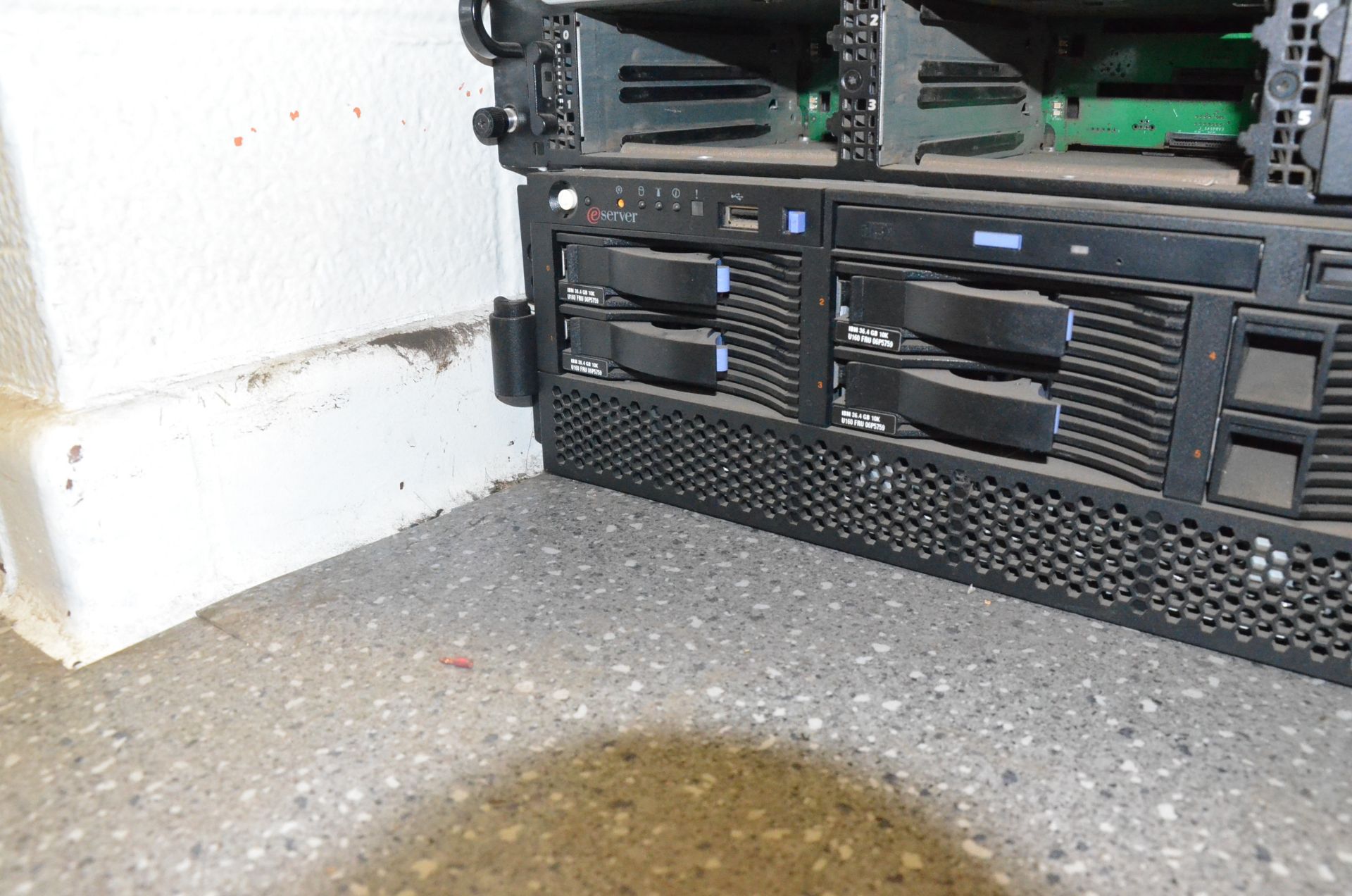 LOT/ (2) DELL POWEREDGE 2950 RACKMOUNT SERVERS AND (1) IBM X SERIES 365 RACK MOUNT SERVER [RIGGING - Image 3 of 4