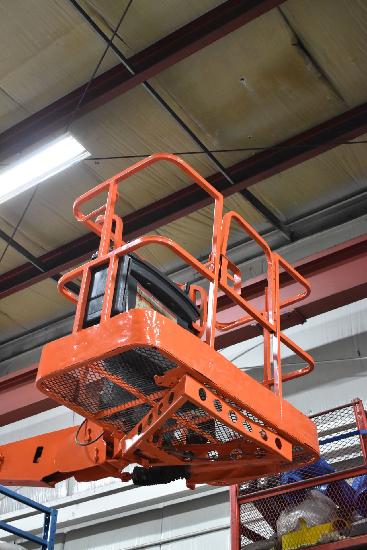 JLG E45A ARTICULATING BOOM LIFT WITH 500 LB. PLATFORM CAPACITY, 45' MAX. PLATFORM HEIGHT, S/N: - Bild 6 aus 8