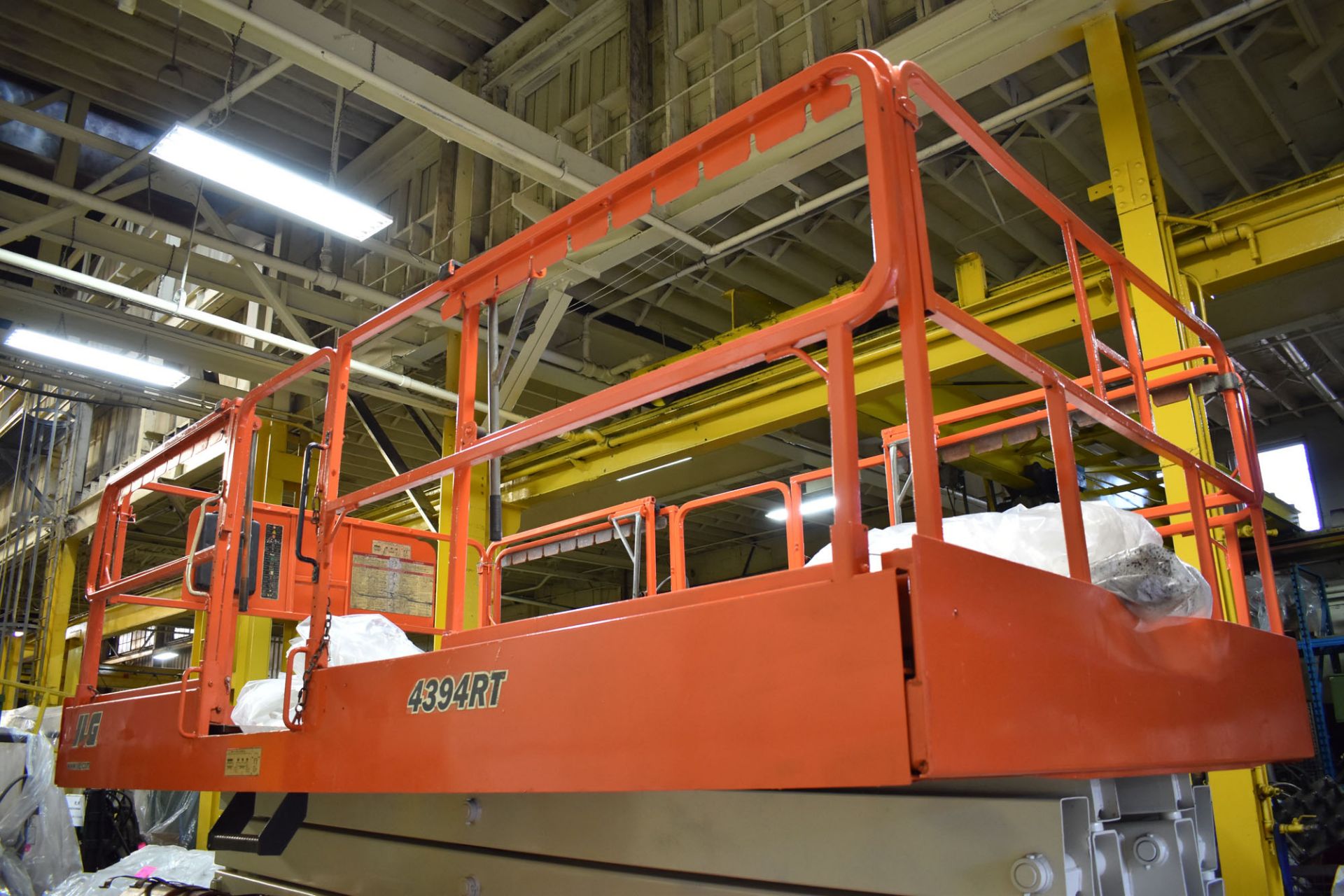 JLG 4394RT LPG ROUGH TERRAIN HEAVY DUTY SCISSOR LIFT WITH 1500 LB. PLATFORM CAPACITY, 43' MAX. - Image 8 of 10