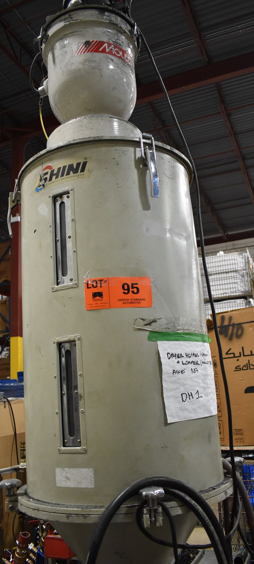 SHINI DRYER HOPPER WITH MOULD-TEK VACUUM LOADER & STAND (LOCATED IN BRAMPTON, ON) [RIGGING FEES