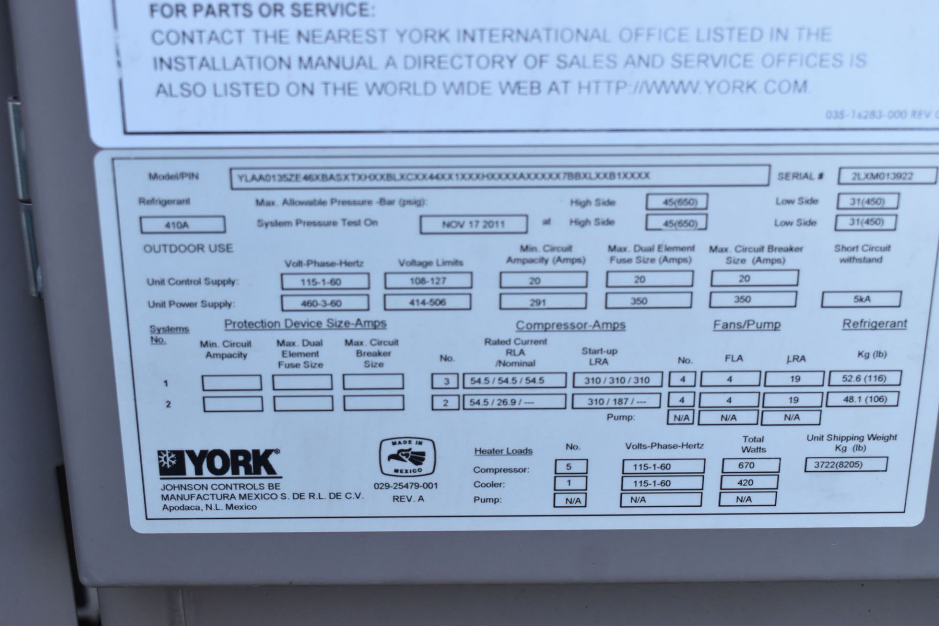 YORK (2011) INDUSTRIAL LIQUID CHILLER SYSTEM WITH 135 TON CAPACITY, BUILT-IN CONDENSER, BERG - Bild 8 aus 10