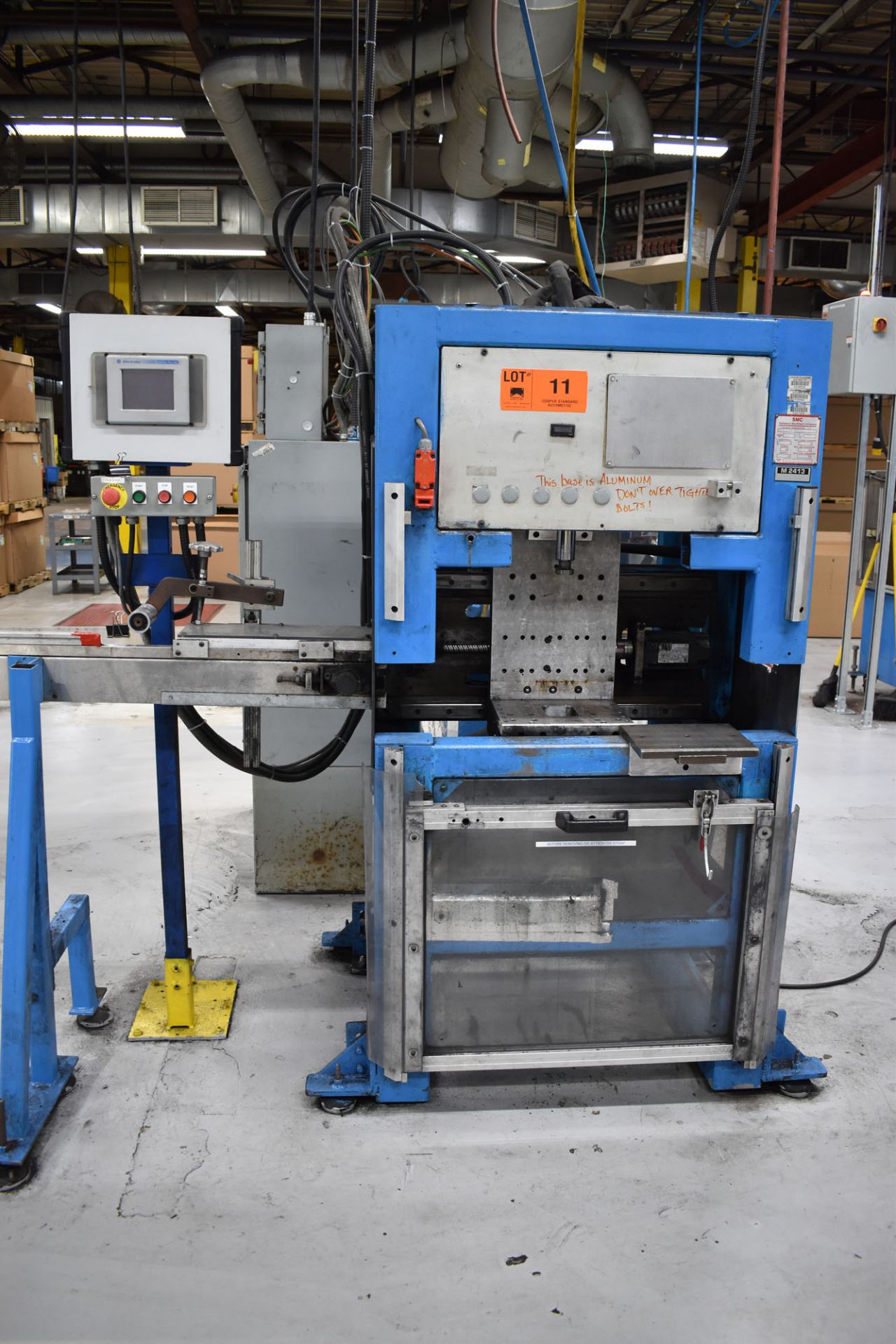 SMC MODEL 1052 IN-LINE CUTTER MACHINE WITH APPROX. 40FPM FEED RATE, S/N: 1052-40804 (CI) [RIGGING