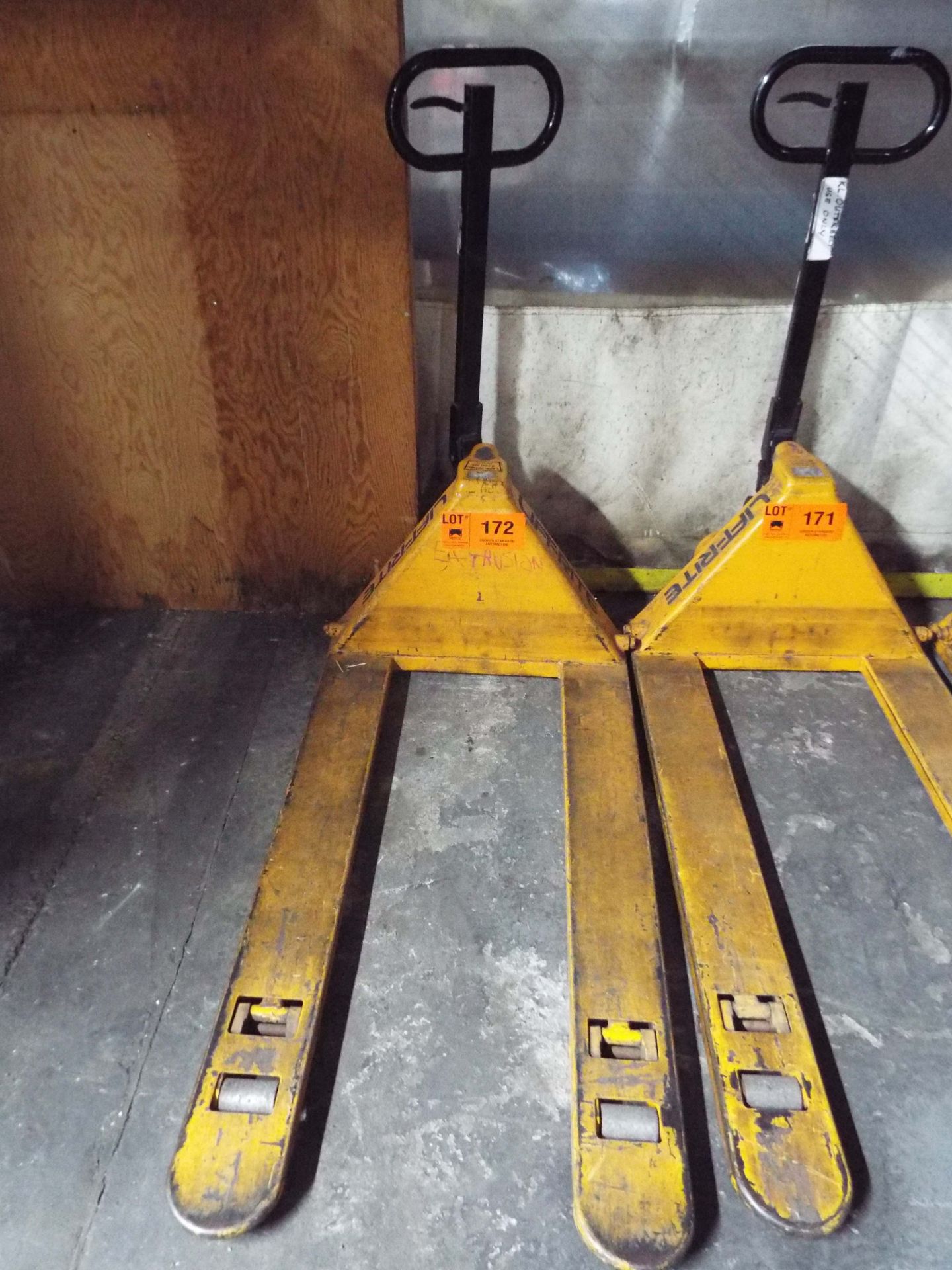 HYDRAULIC PALLET JACK WITH 5,000LB CAPACITY, S/N: N/A