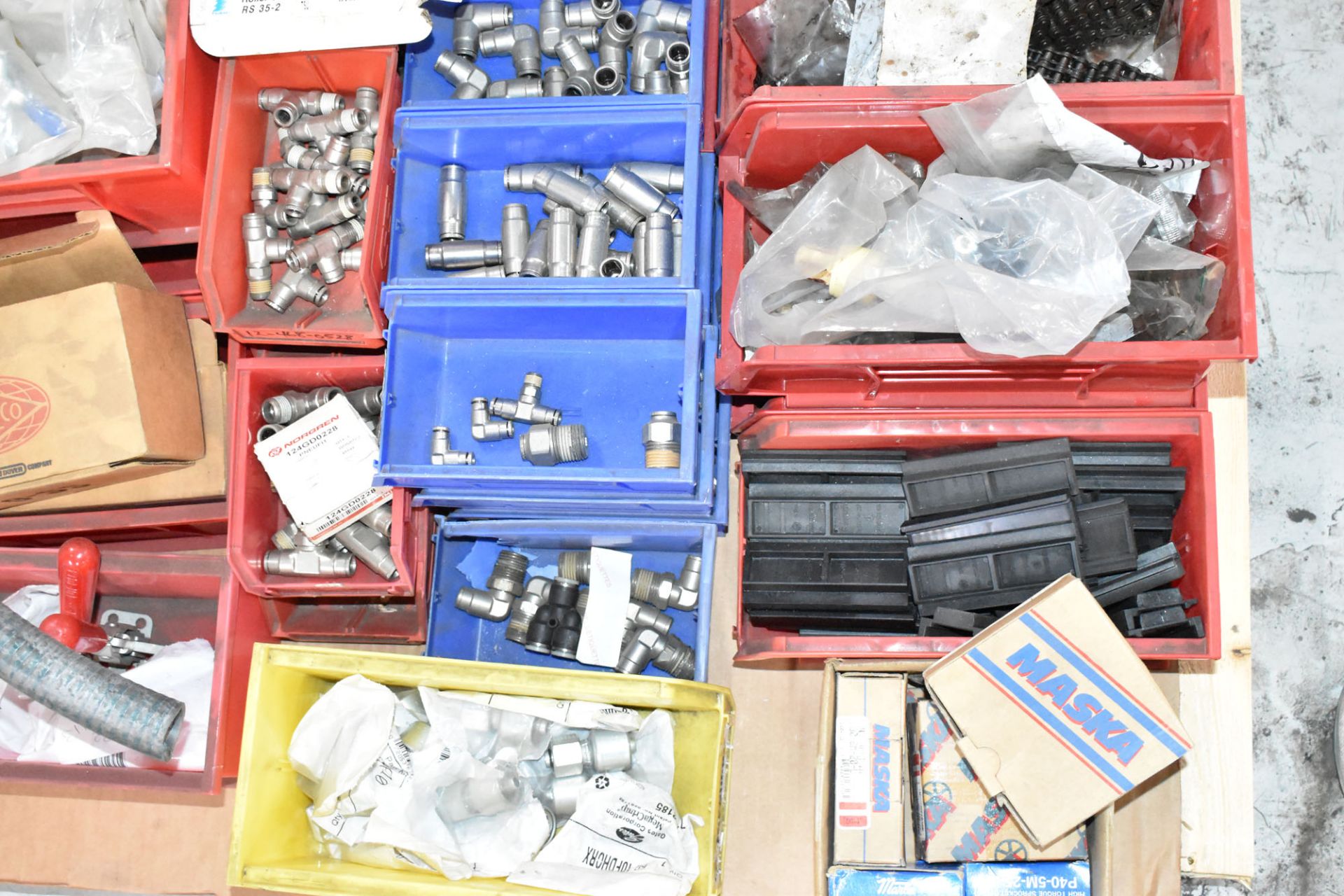 LOT/ PALLET WITH CONTENTS CONSISTING OF HARDWARE, FITTINGS, AND EXTRUDER LINE COMPONENTS [RIGGING - Image 3 of 3