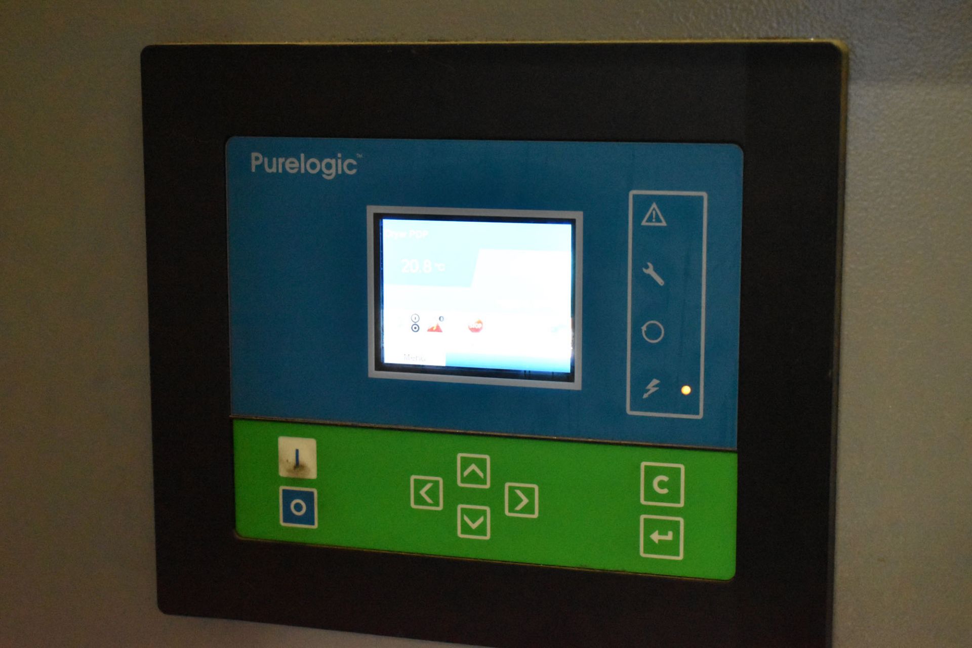 PNEUMATECH (2015) AC2100 REFRIGERATED AIR DRYER WITH PNEUMATECH IN-LINE AIR FILTER, S/N: - Image 4 of 8