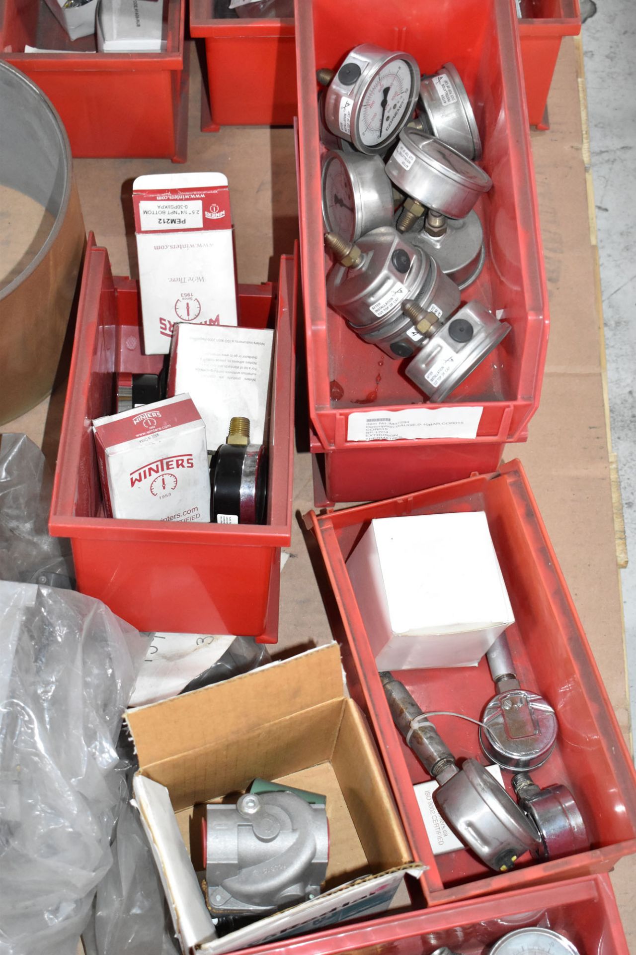 LOT/ PALLET WITH CONTENTS CONSISTING OF GAUGES, PULL DOWEL PINS, AND EXTRUDER LINE COMPONENTS [ - Image 3 of 4