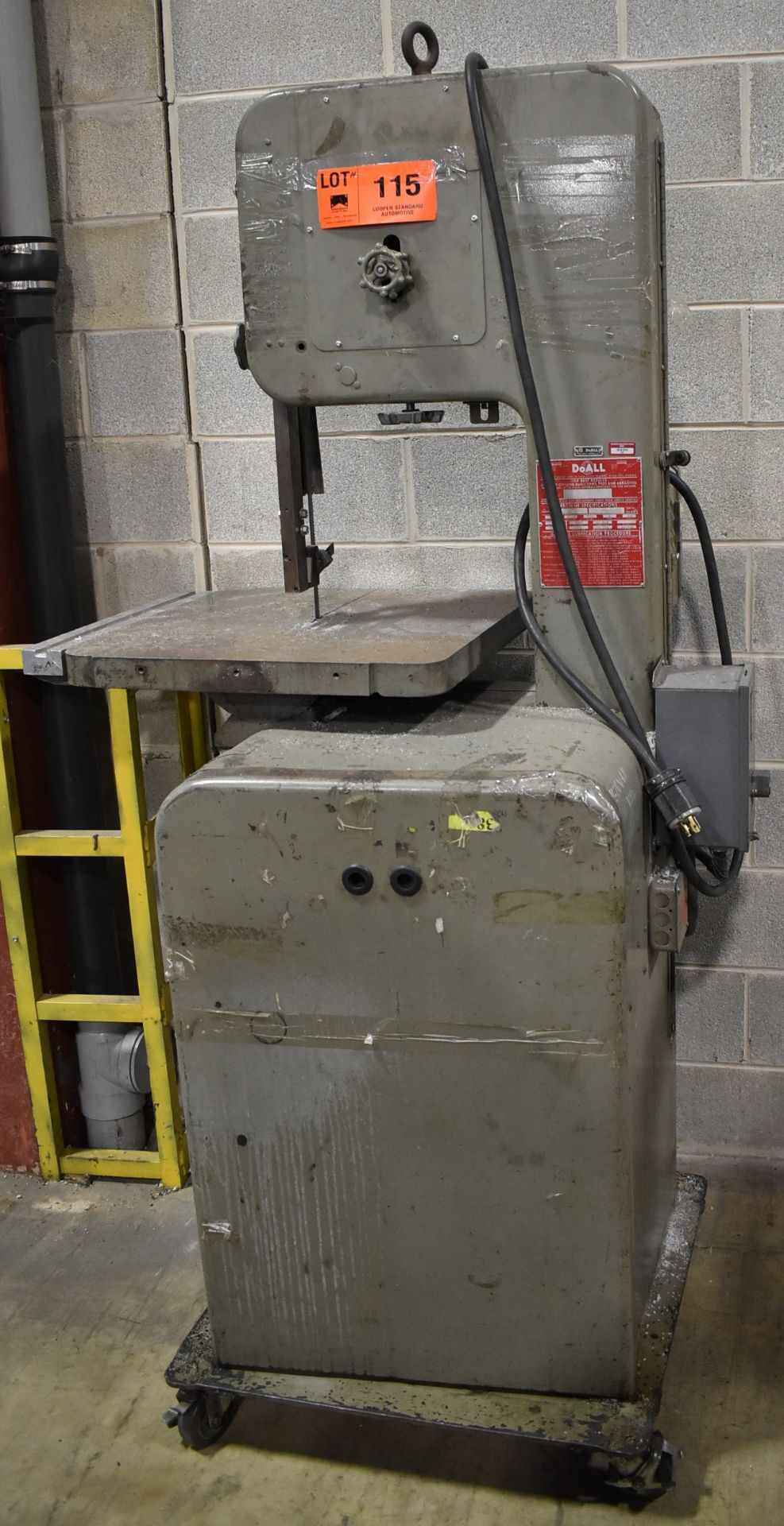 DO ALL 1612-U VERTICAL BAND SAW WITH 24"X24" TABLE, 15" THROAT, APPROX. 15" MAX. WORK HEIGHT,