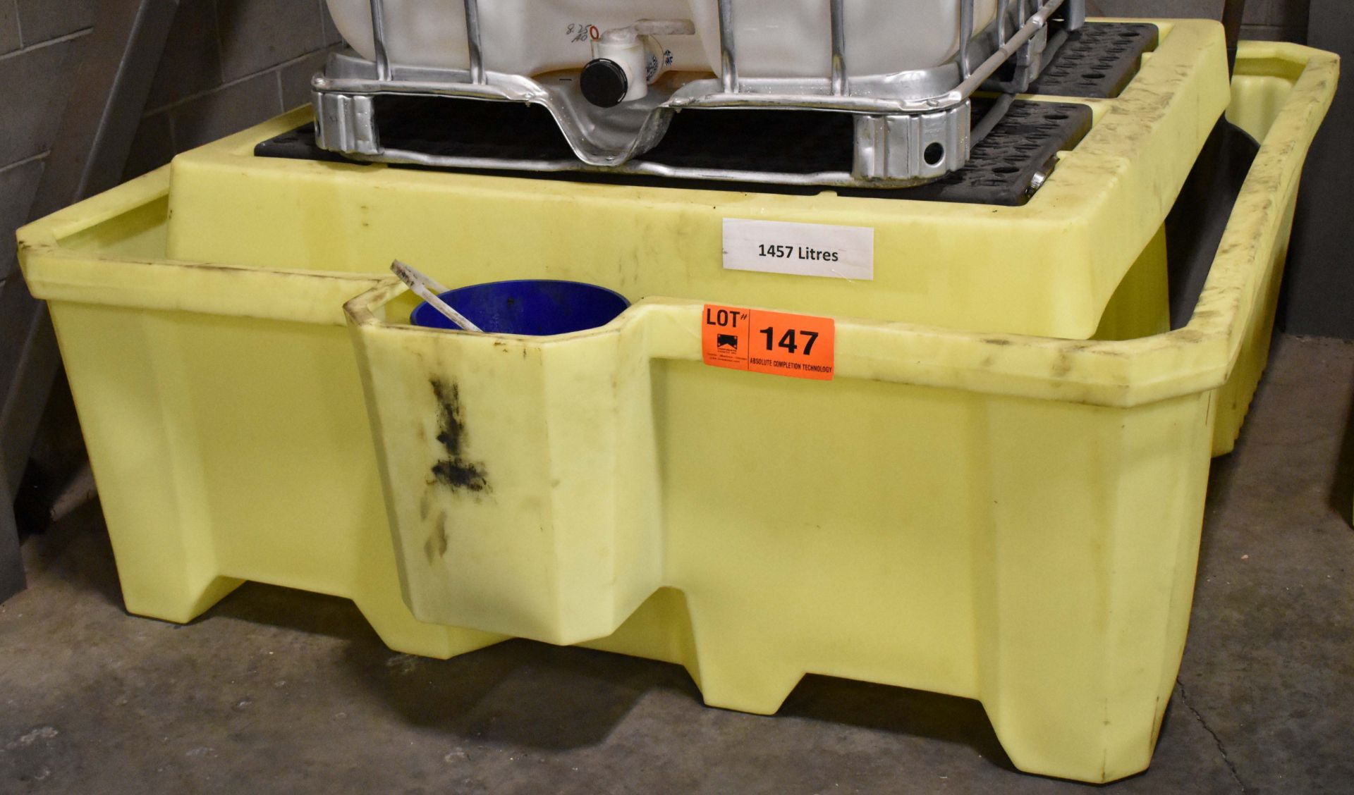 LOT/ SPILL TRAYS, DRUM TRAY & SPILL KIT (NO CHEMICALS, OR LUBRICANTS) [RIGGING FEES FOR LOT #