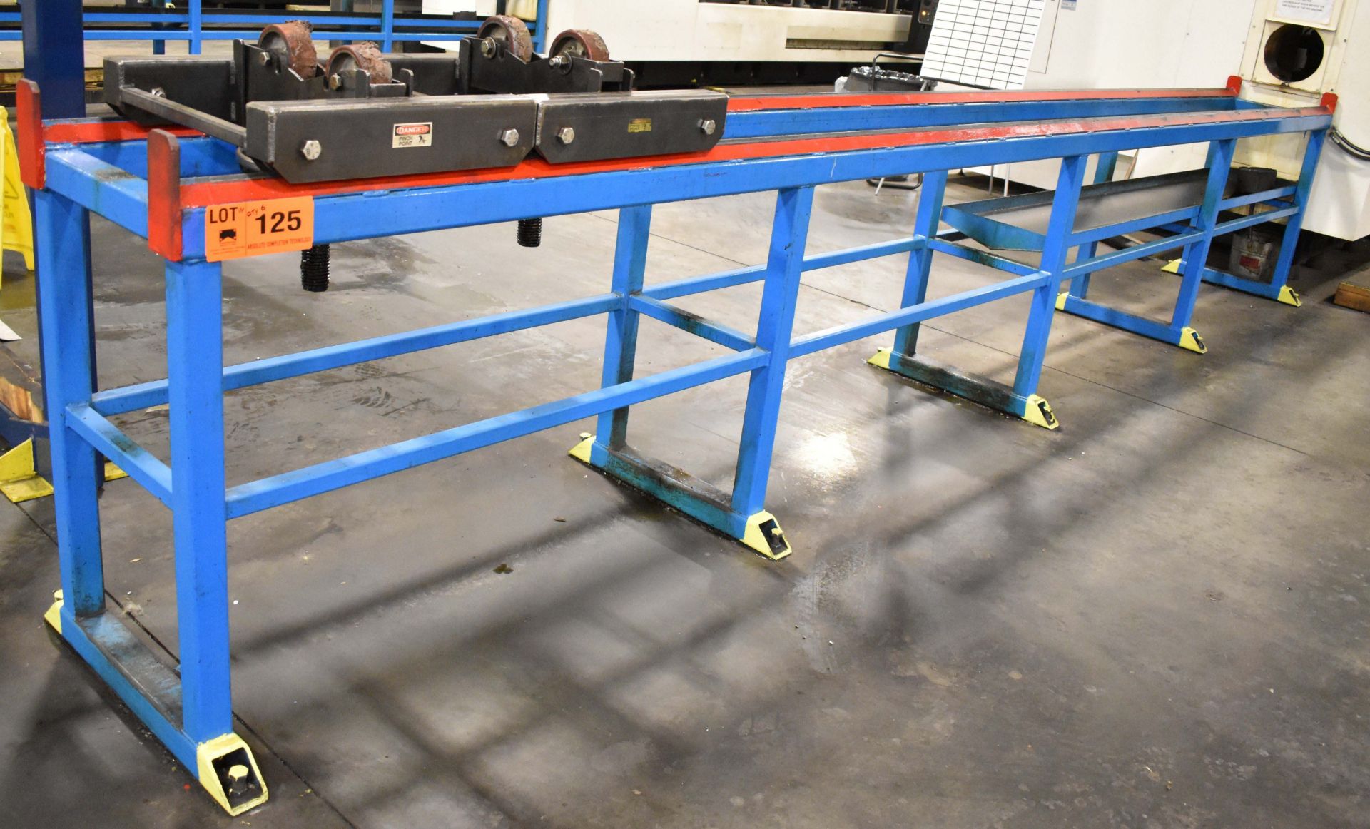 LOT/ (6) ADJUSTABLE ROLLER PIPE INFEED/OUTFEED STANDS [RIGGING FEES FOR LOT #125 - $75 USD PLUS - Image 2 of 3