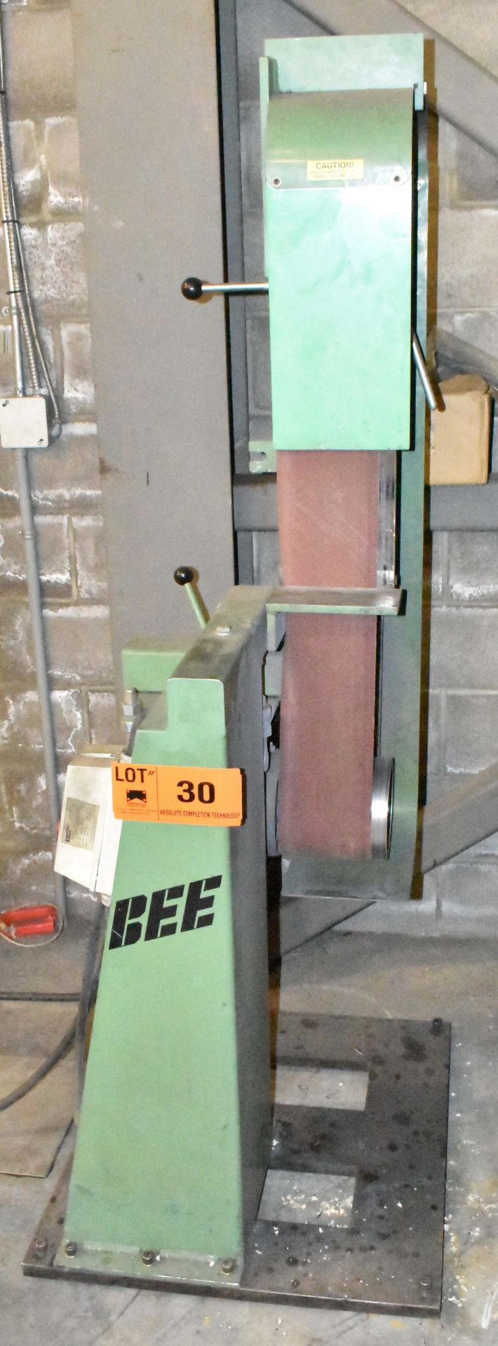 BEE 6" VERTICAL BELT SANDER [RIGGING FEES FOR LOT #30 - $25 USD PLUS APPLICABLE TAXES]