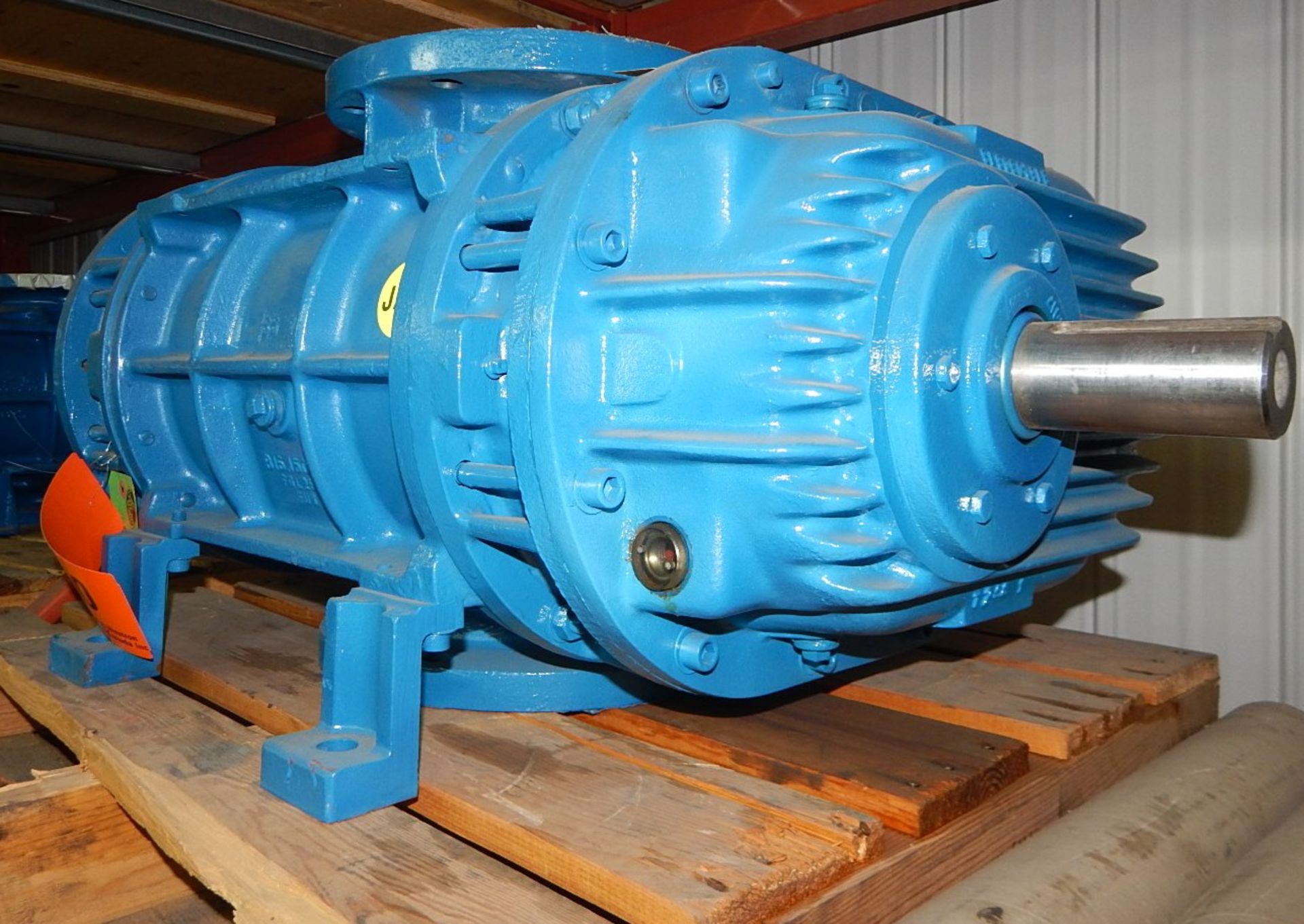 HIBON SNH820 BLOWER (CI) [SKU 1007] (LOCATED IN DIDSBURY, AB) [RIGGING FEE FOR LOT #30 - $25 CAD - Image 2 of 4