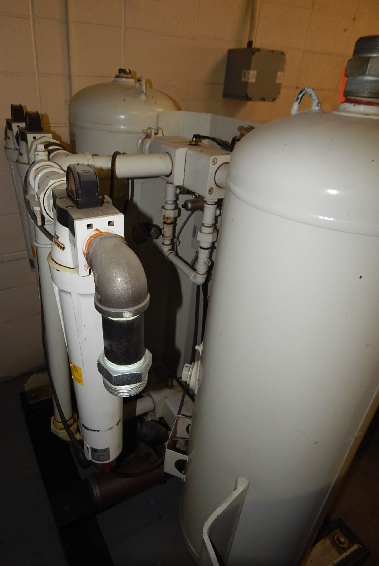 GARDNER DENVER (2015) AIR DRYER, S/N: N/A (CI) (LOCATED IN CALGARY, AB) [RIGGING FEE FOR LOT #1 - $ - Image 3 of 5