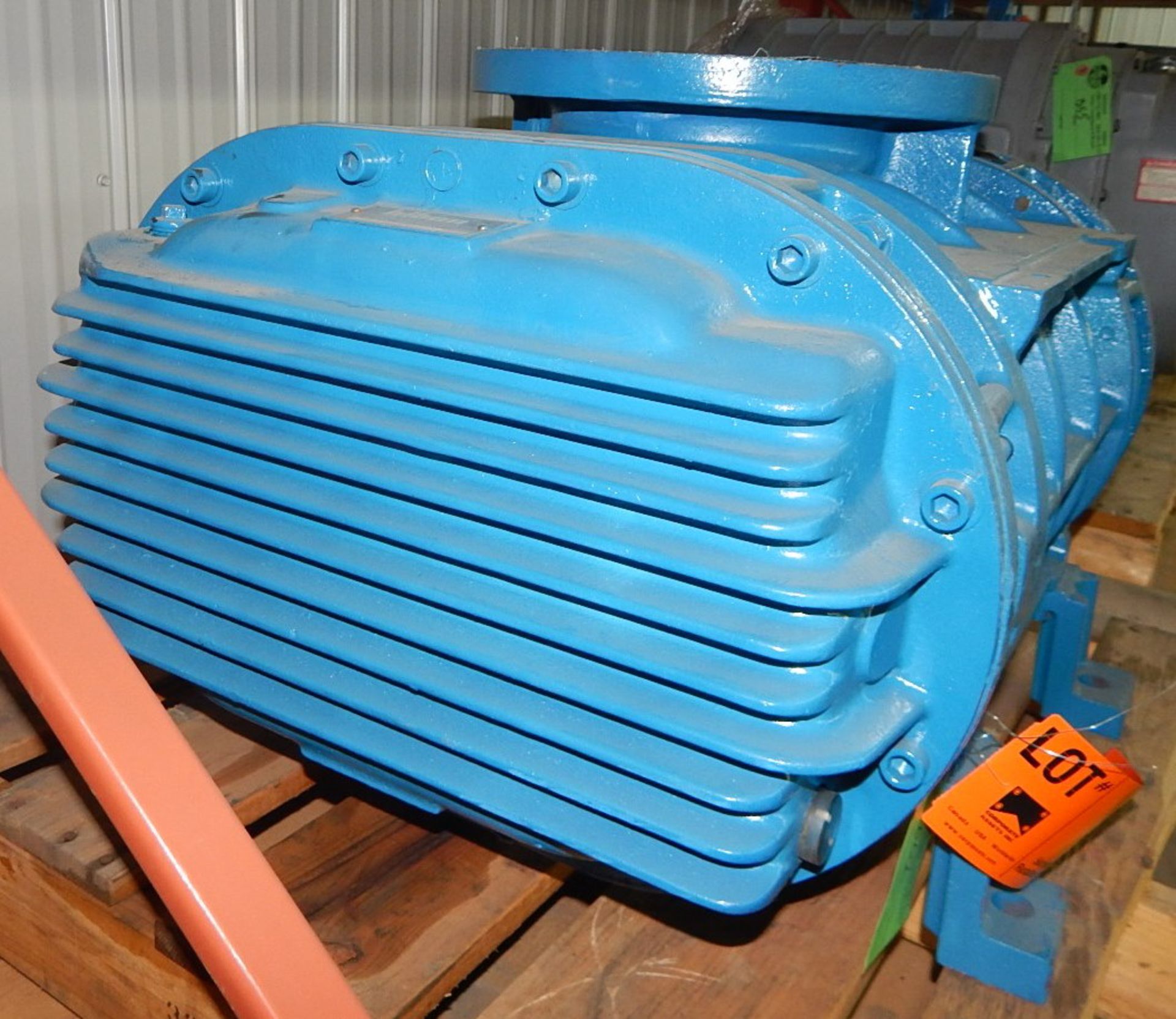 HIBON SNH820 BLOWER (CI) [SKU 1007] (LOCATED IN DIDSBURY, AB) [RIGGING FEE FOR LOT #30 - $25 CAD - Image 3 of 4