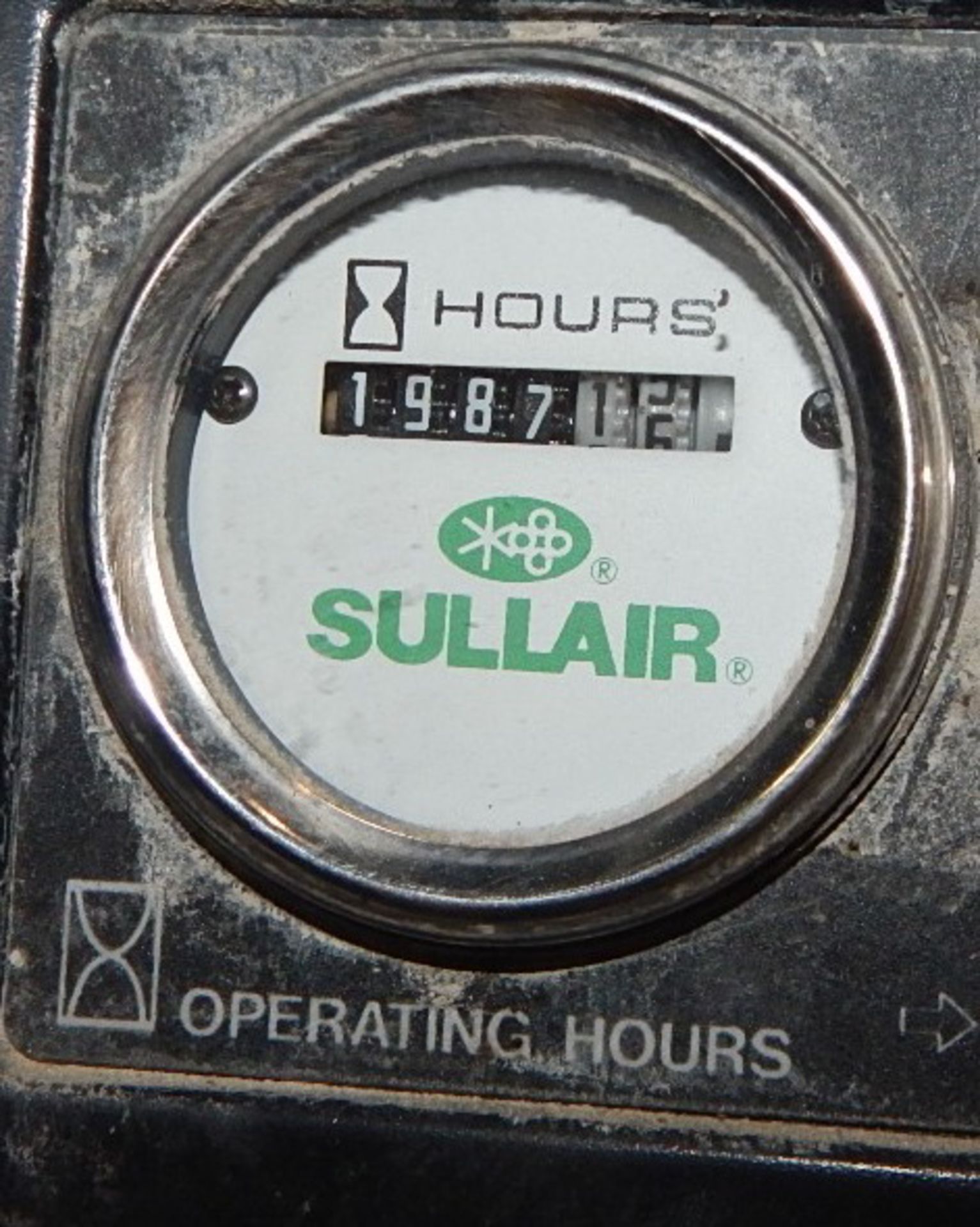 SULLAIR 225H SINGLE AXLE TOW-BEHIND ROTARY SCREW AIR COMPRESSOR WITH 225 CFM, 150 PSIG, CAT C3.4 - Image 6 of 7