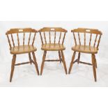 Four spindleback dining chairs on turned supports and turned stretcher (4)