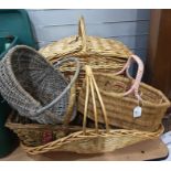 Large picnic basket and other baskets (5)