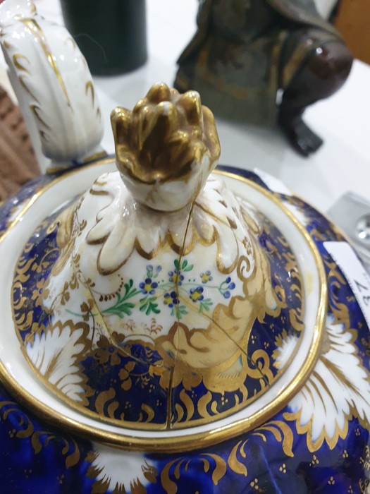 Early Victorian porcelain part tea and coffee service, probably Coalbrookdale of rococo style with - Image 19 of 34