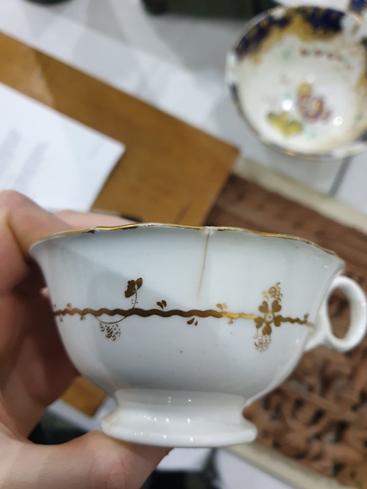 Early Victorian porcelain part tea and coffee service, probably Coalbrookdale of rococo style with - Image 8 of 34