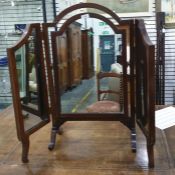 Three-part dressing table mirror