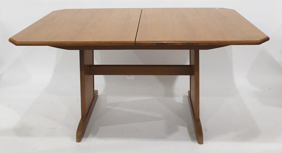 G-Plan extending dining table and six chairs (7) - Image 2 of 2