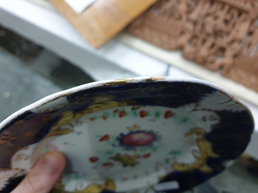 Early Victorian porcelain part tea and coffee service, probably Coalbrookdale of rococo style with - Image 29 of 34