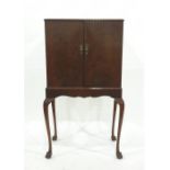 Mahogany cocktail cabinet, centre table, nest of three coffee tables and a dressing table stool (4)
